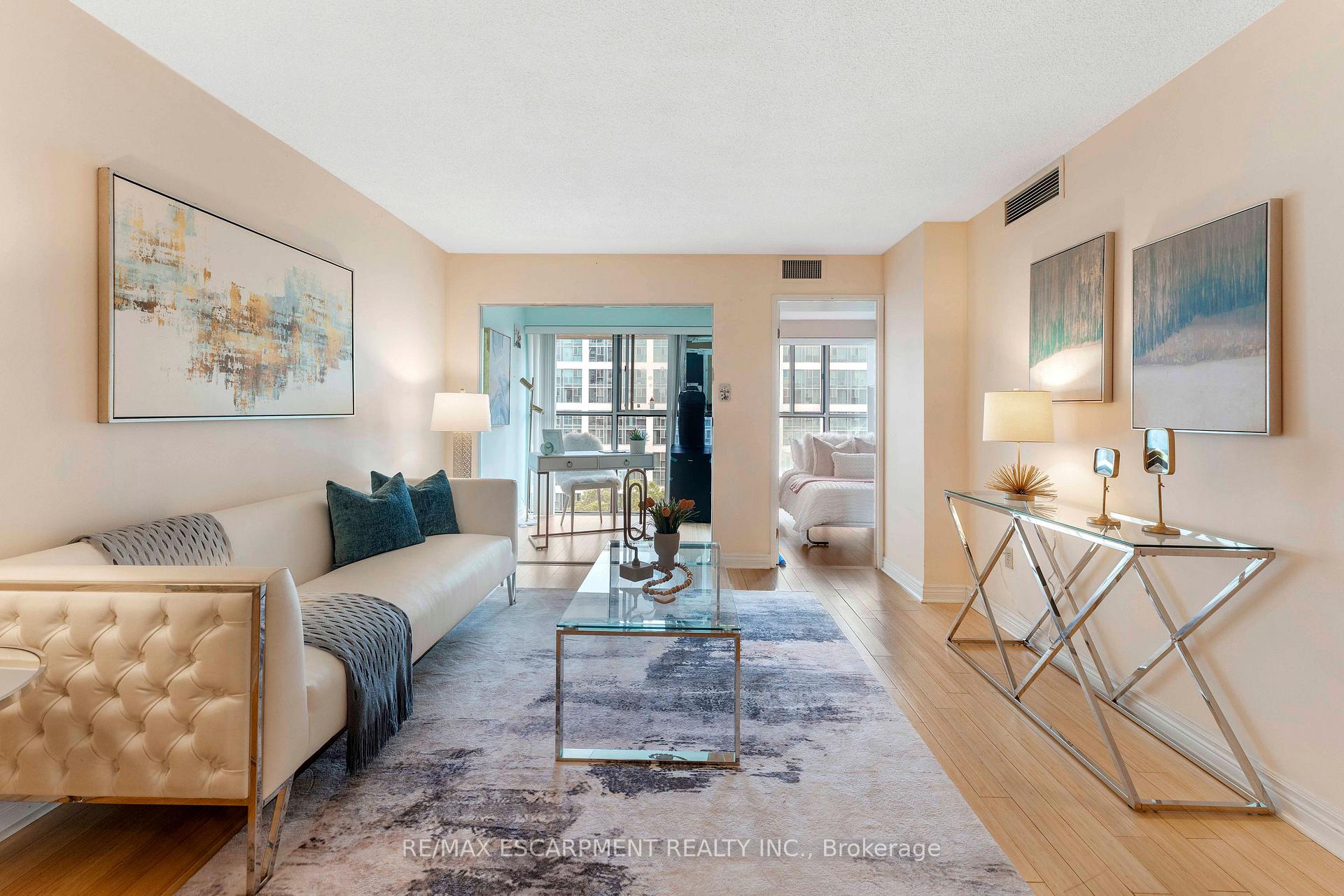 3 Bedrooms Condo at 65 Scadding, Toronto For sale