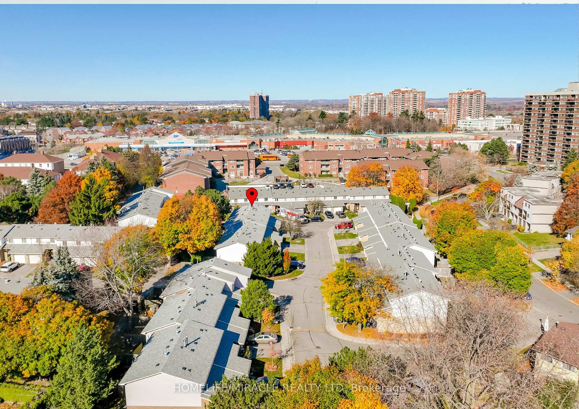 4 Bedrooms Condo at 50 Blackwell, Toronto For sale