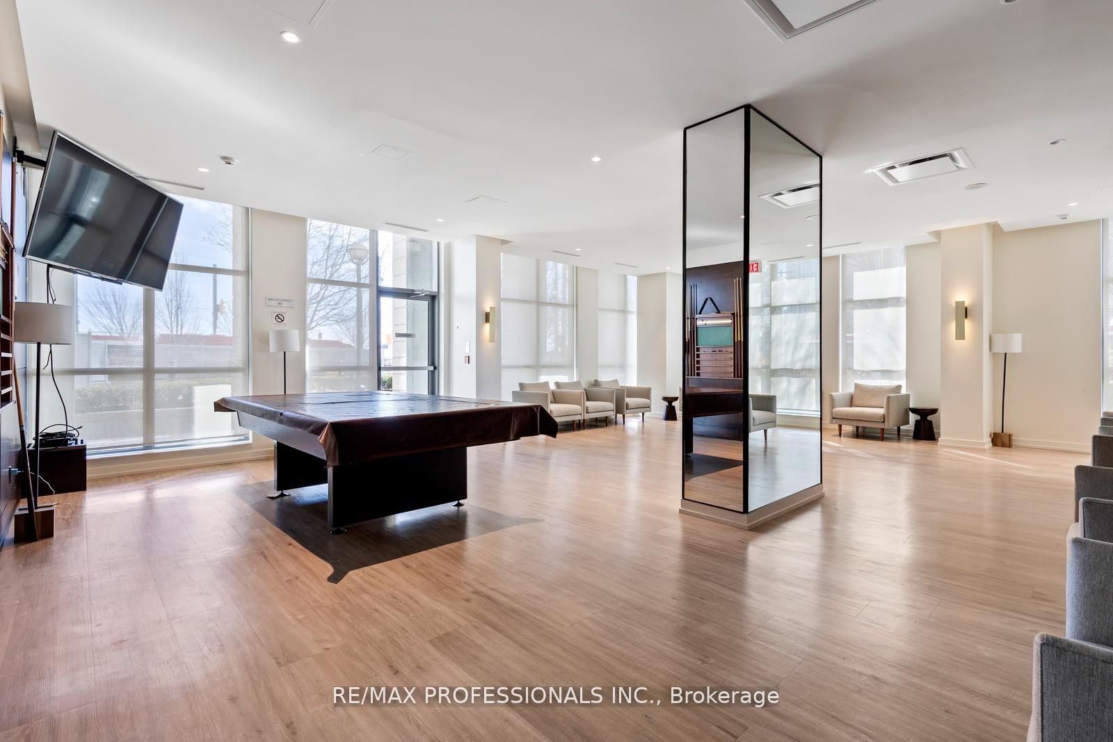 2 Bedrooms Condo at 410 Queens,  Toronto For sale