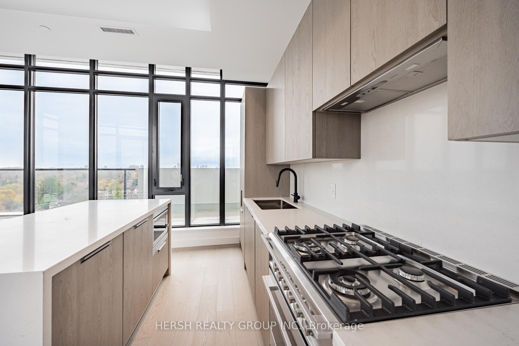 2 Bedrooms Condo at 160 Kingsway, Toronto For sale