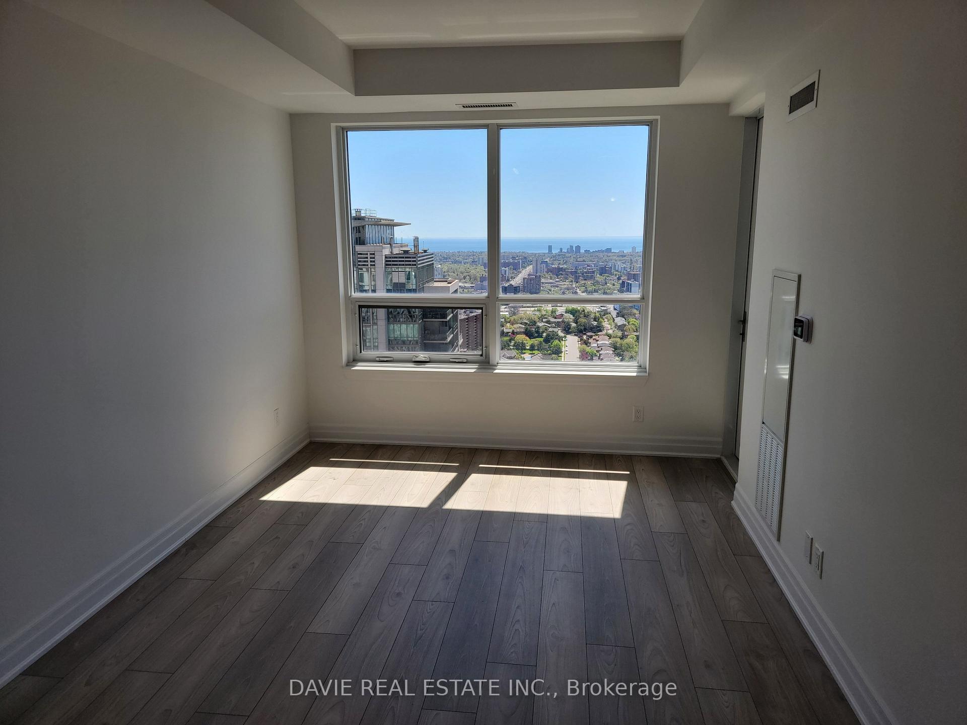 2 Bedrooms Condo at 36 Elm,  Mississauga For sale