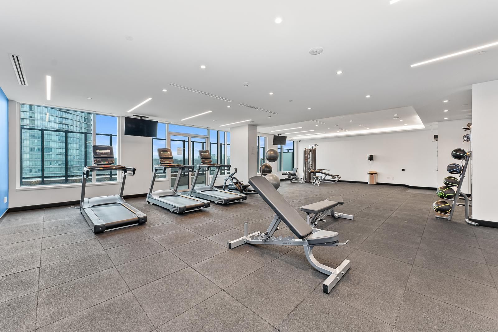 1928 Lakeshore Boulevard 4203