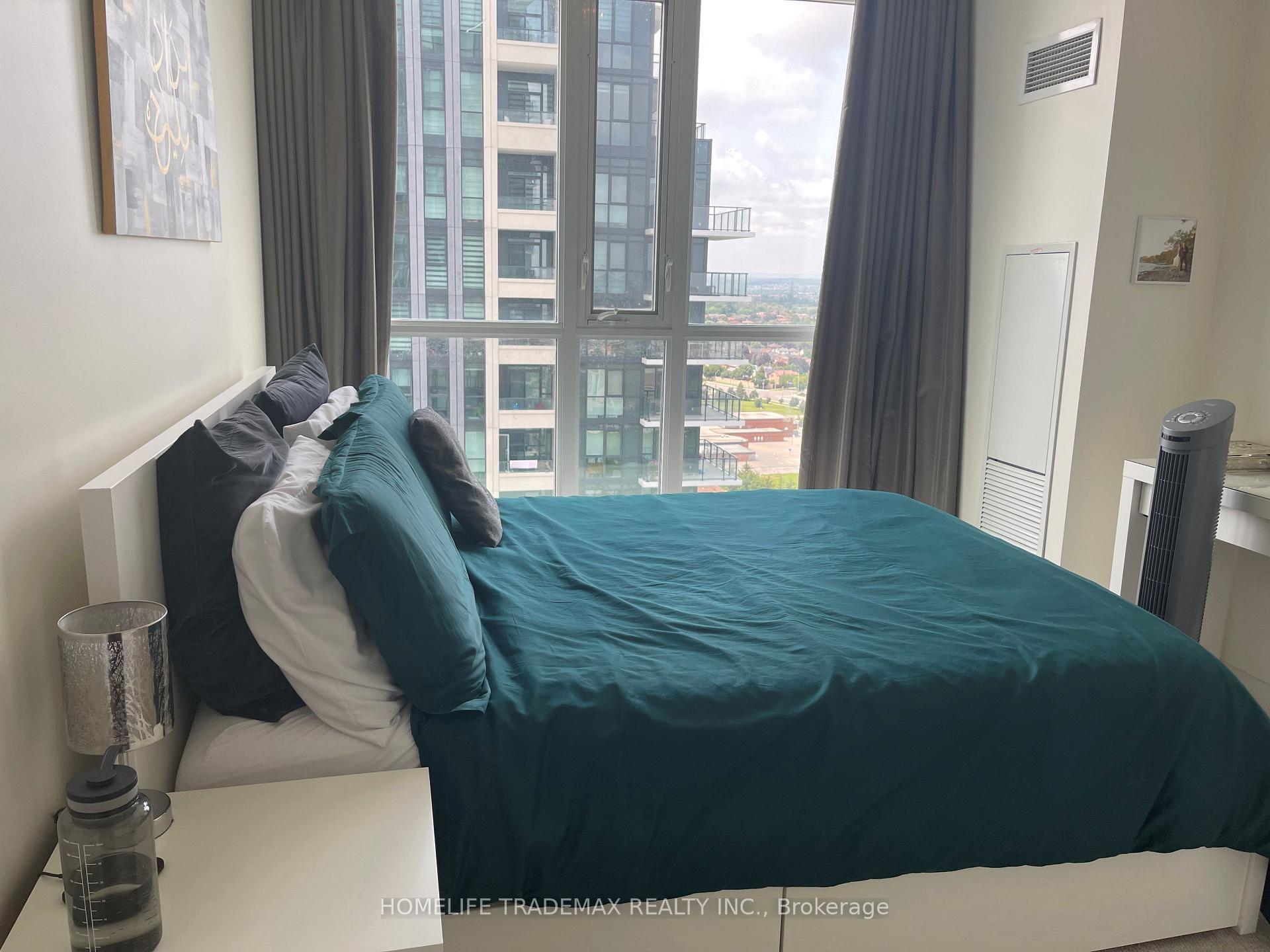 3 Bedrooms Condo at 4099 Brickstone, Mississauga For sale