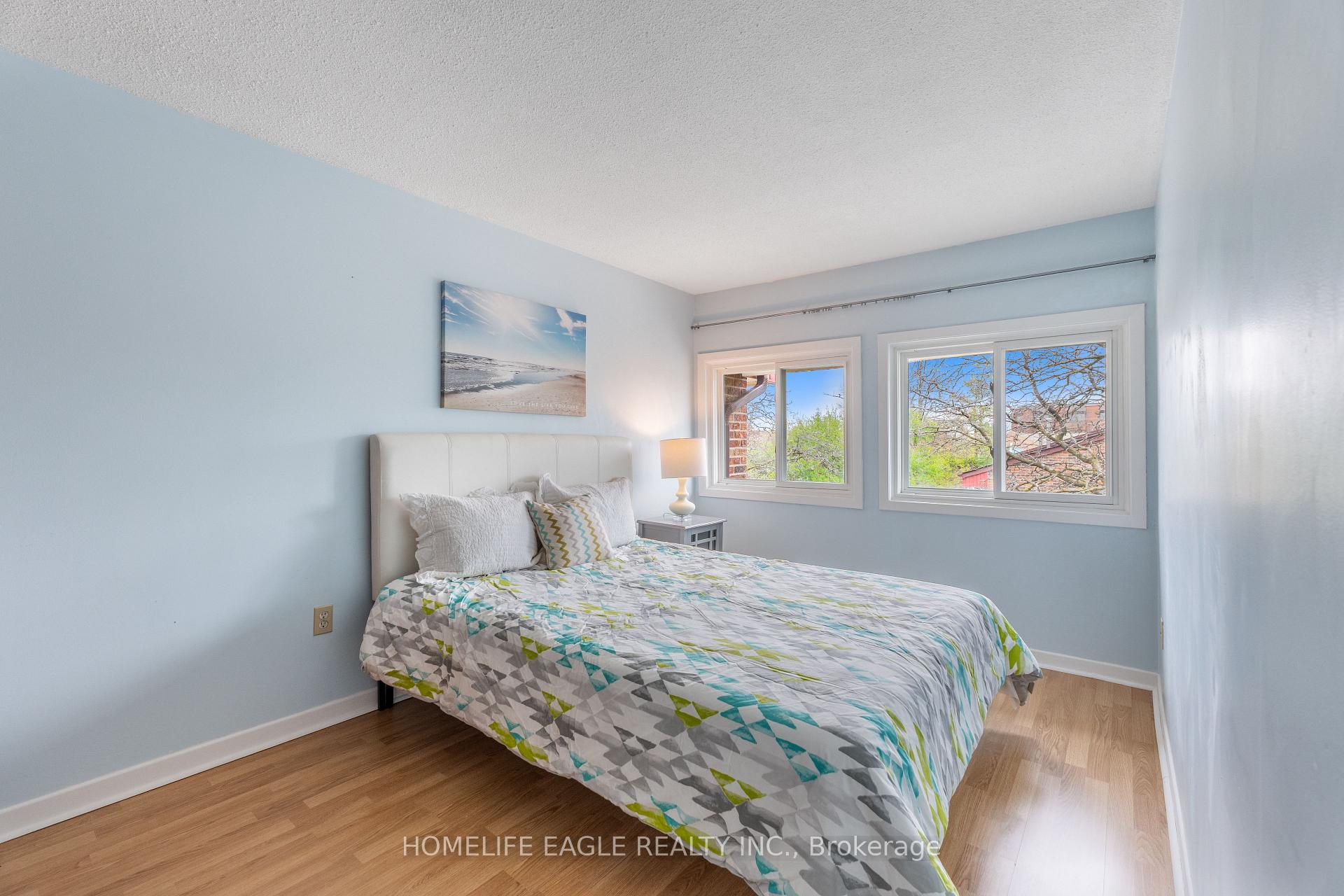 4 Bedrooms Condo at 3000 Midland, Toronto For sale