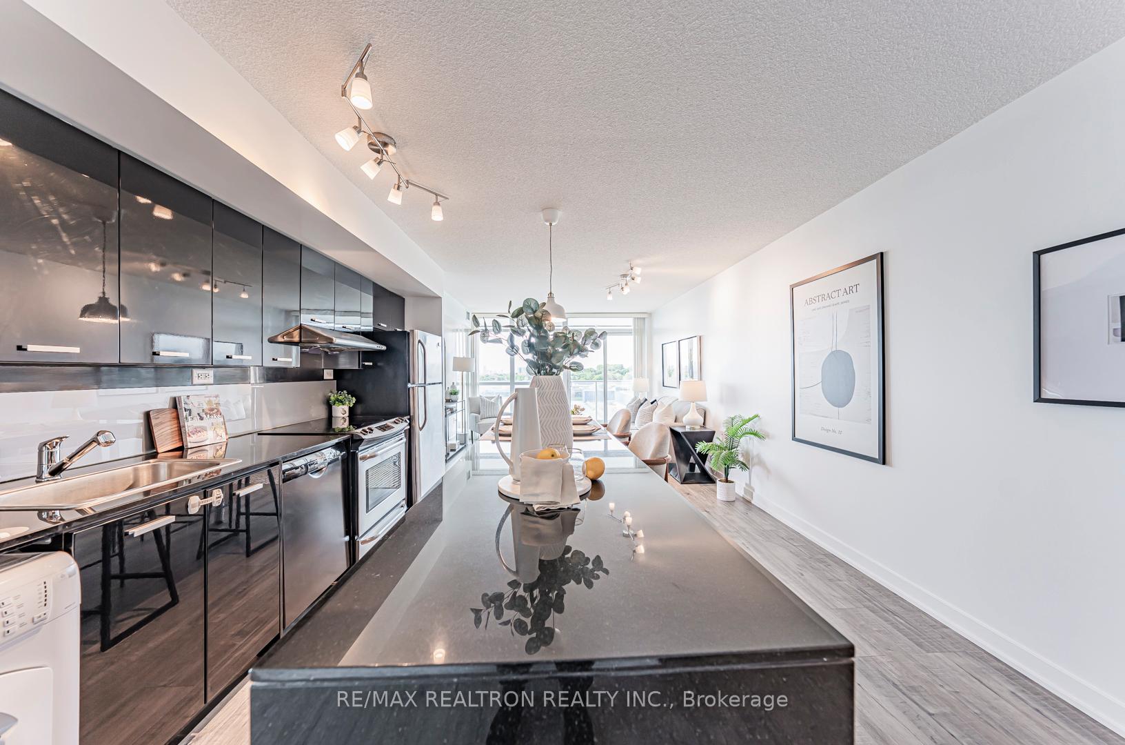 3 Bedrooms Condo at 29 Singer, Toronto For sale