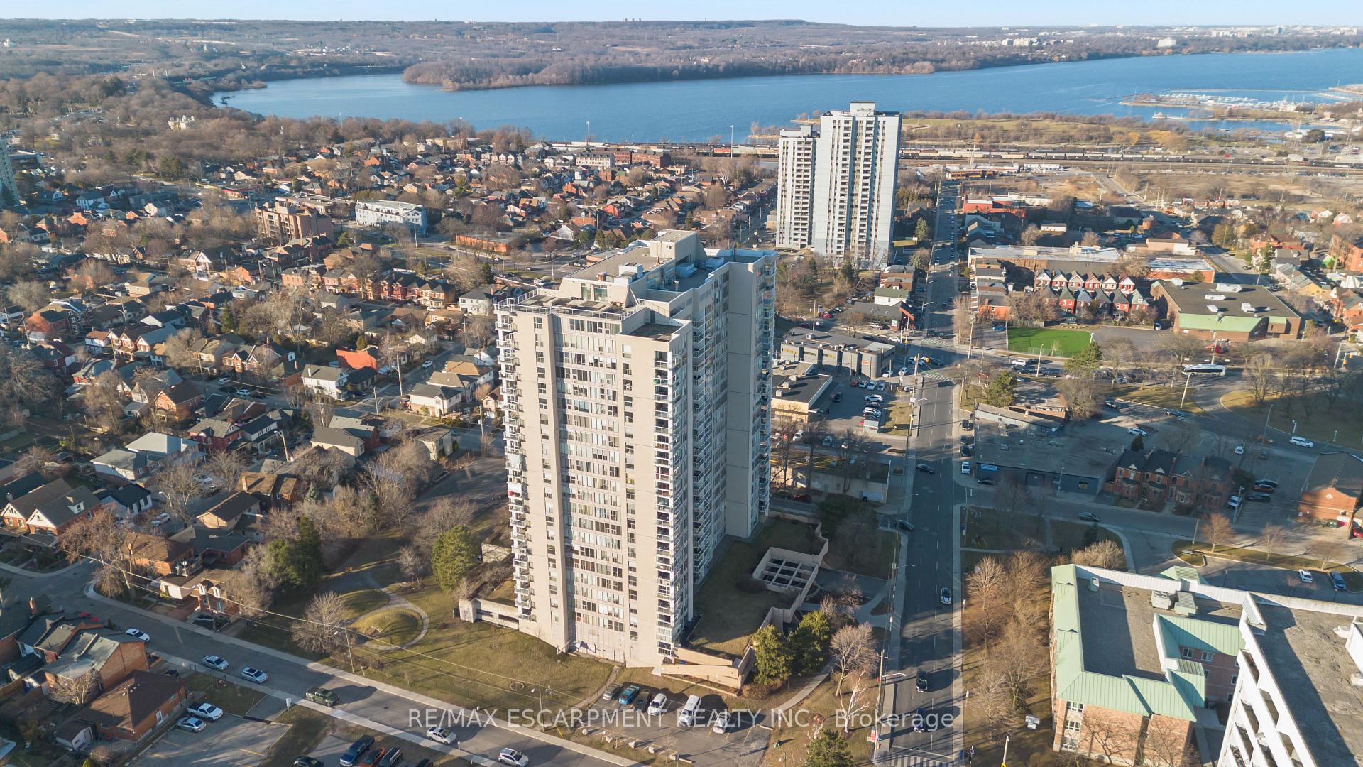 3 Bedrooms Condo at 75 QUEEN, Hamilton For sale