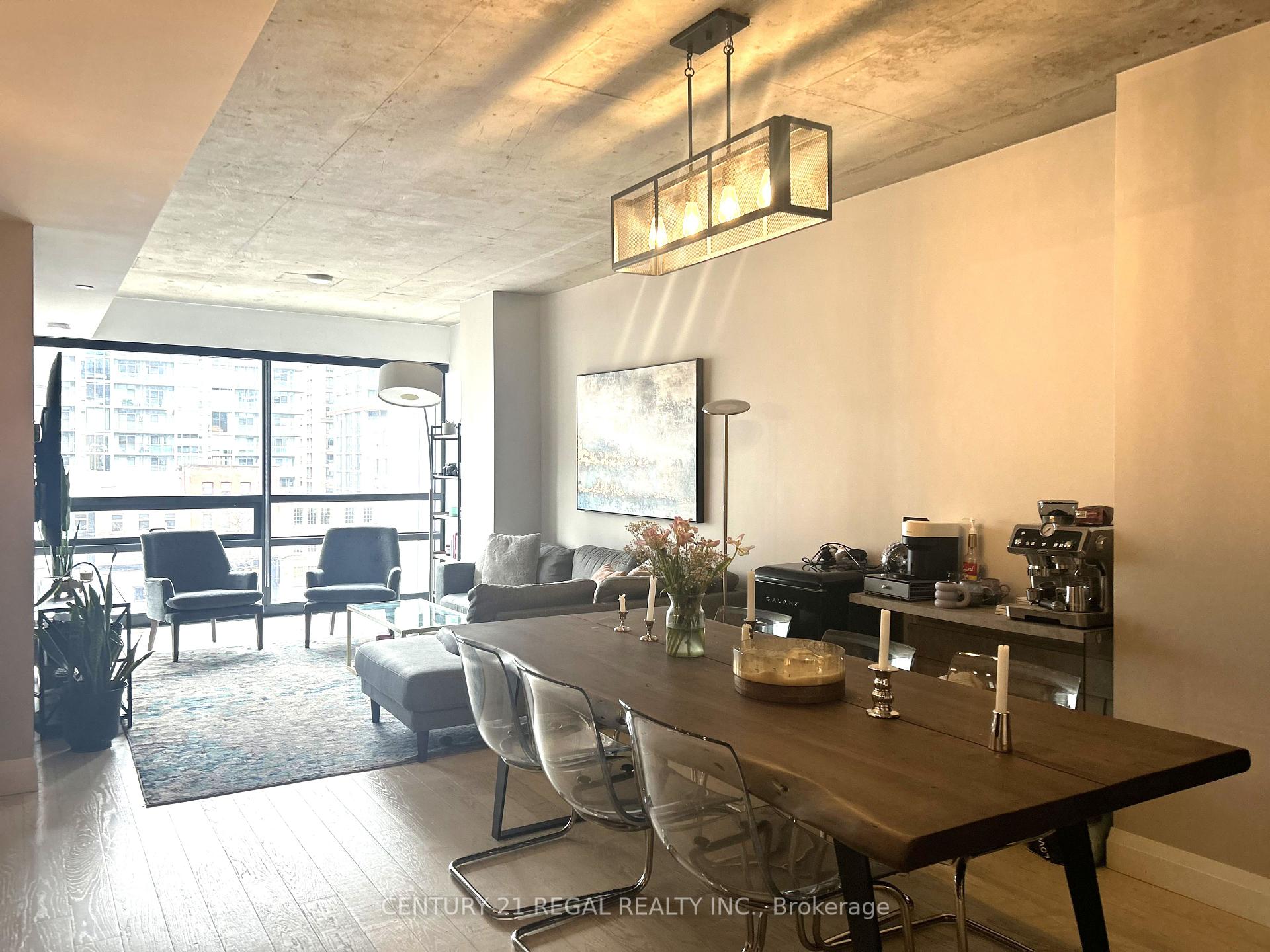 3 Bedrooms Condo at 224 King Street West,  Toronto For sale