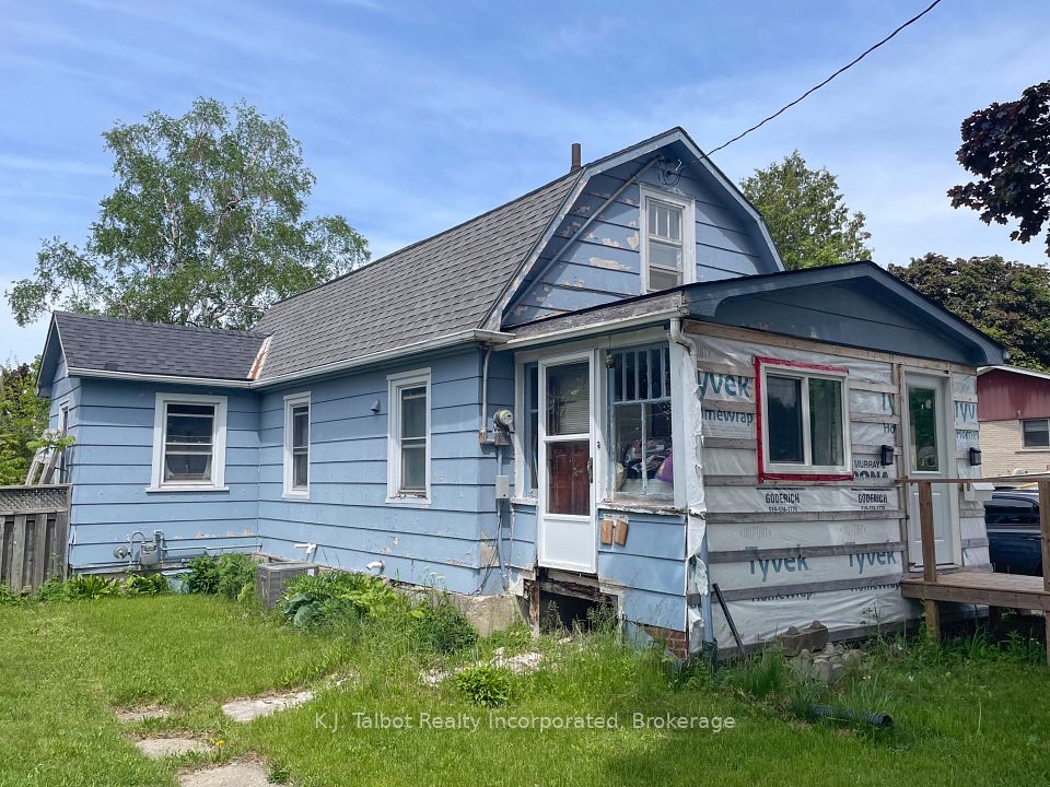 208 Hincks