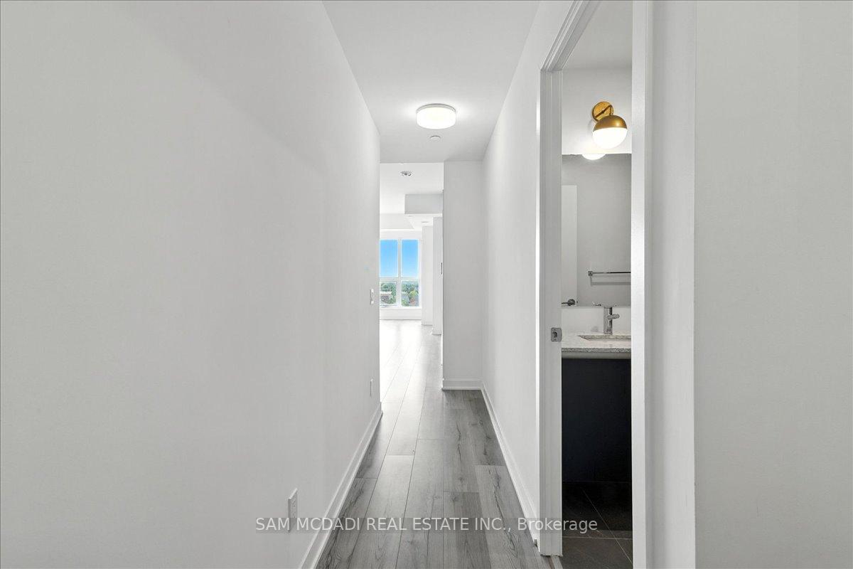 2 Bedrooms Condo at 405 Dundas, Oakville For sale