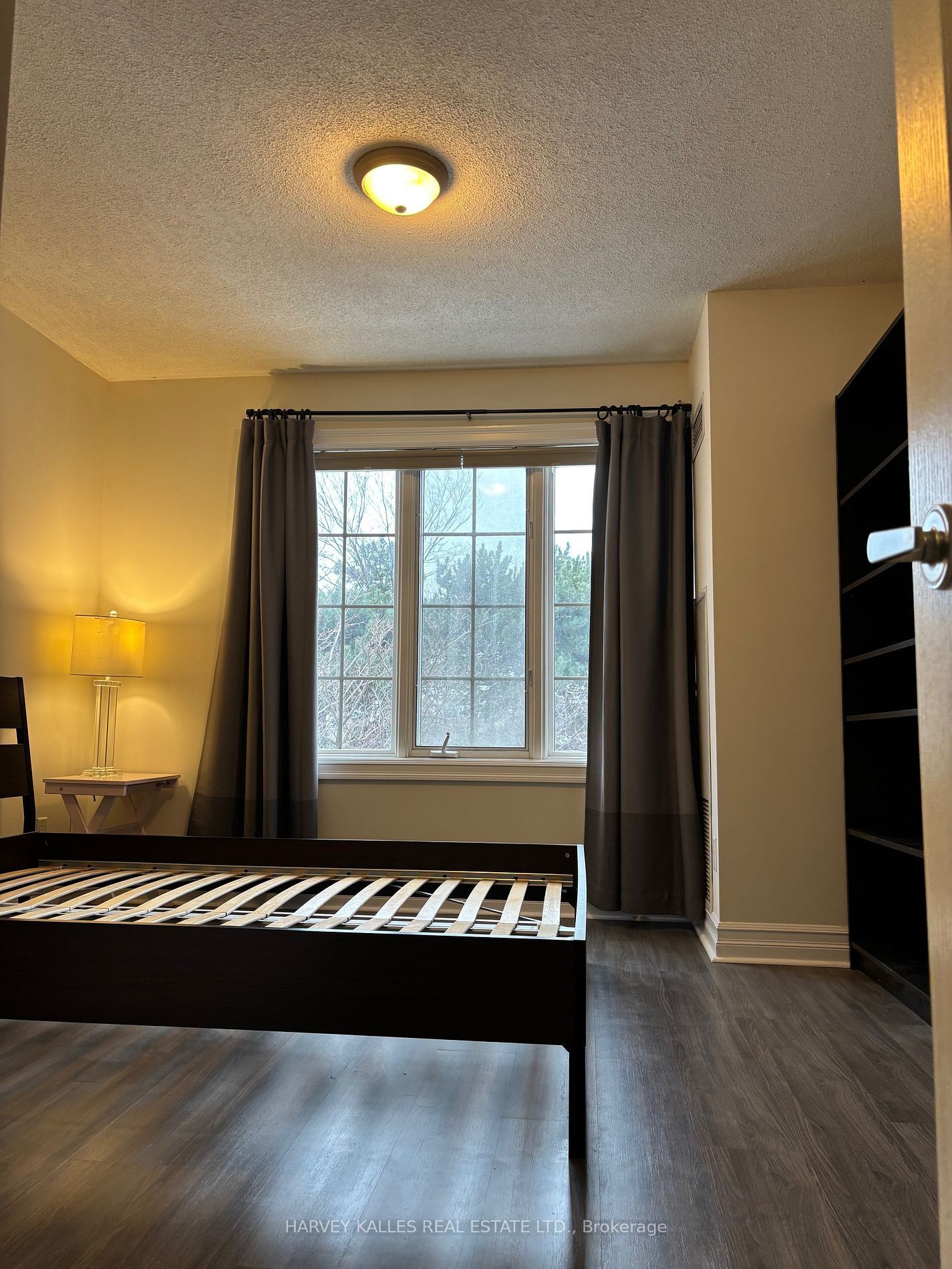 32 Kenaston Gardens TH 103