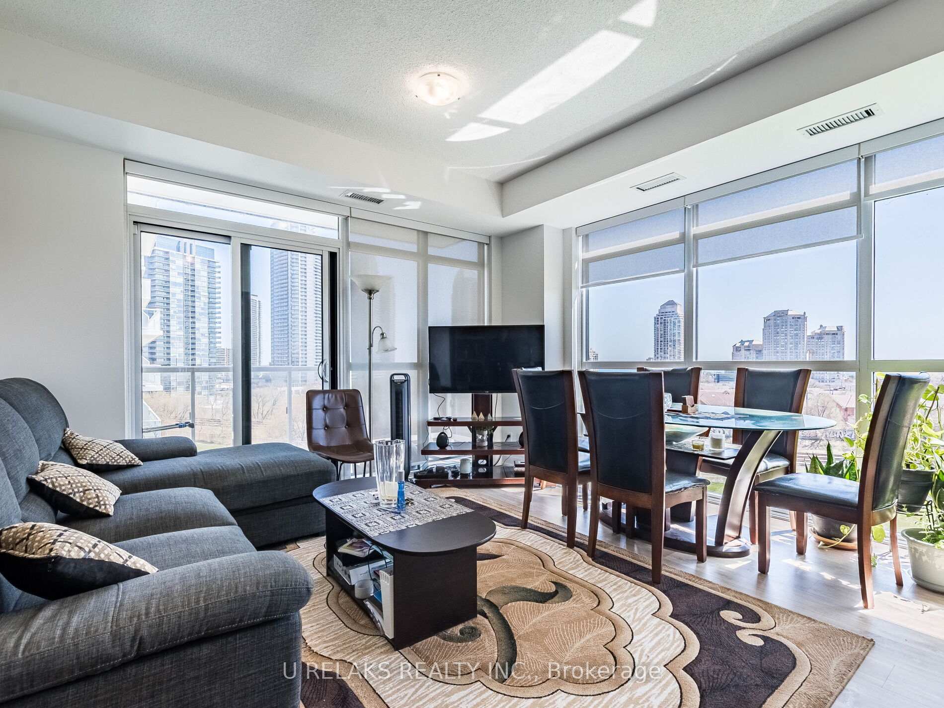 2 Bedrooms Condo at 251 Manitoba,  Toronto For sale