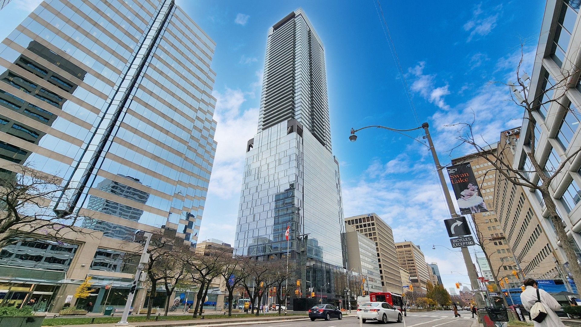 488 University Avenue 4411