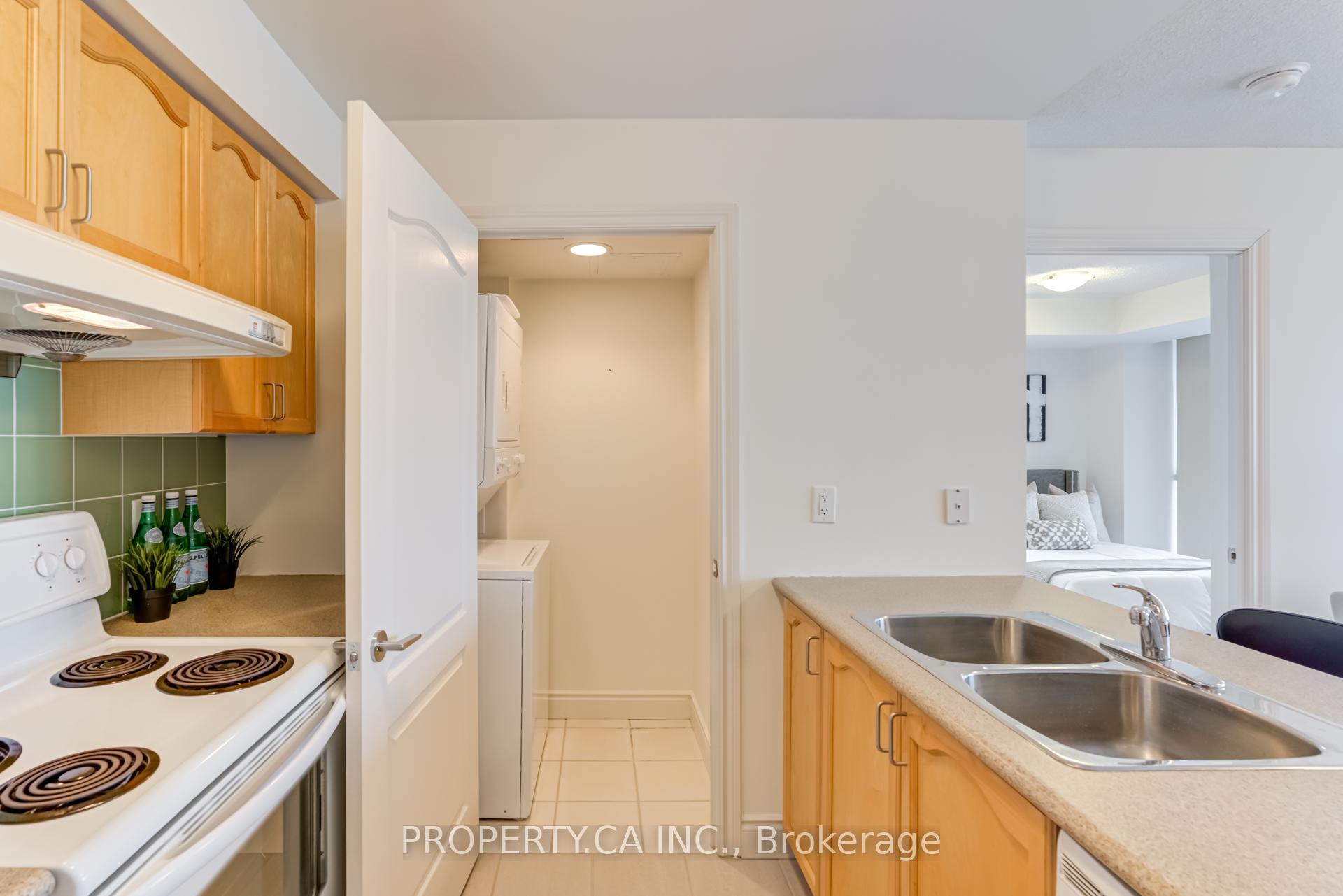 2 Bedrooms Condo at 50 Brian Harrison, Toronto For sale