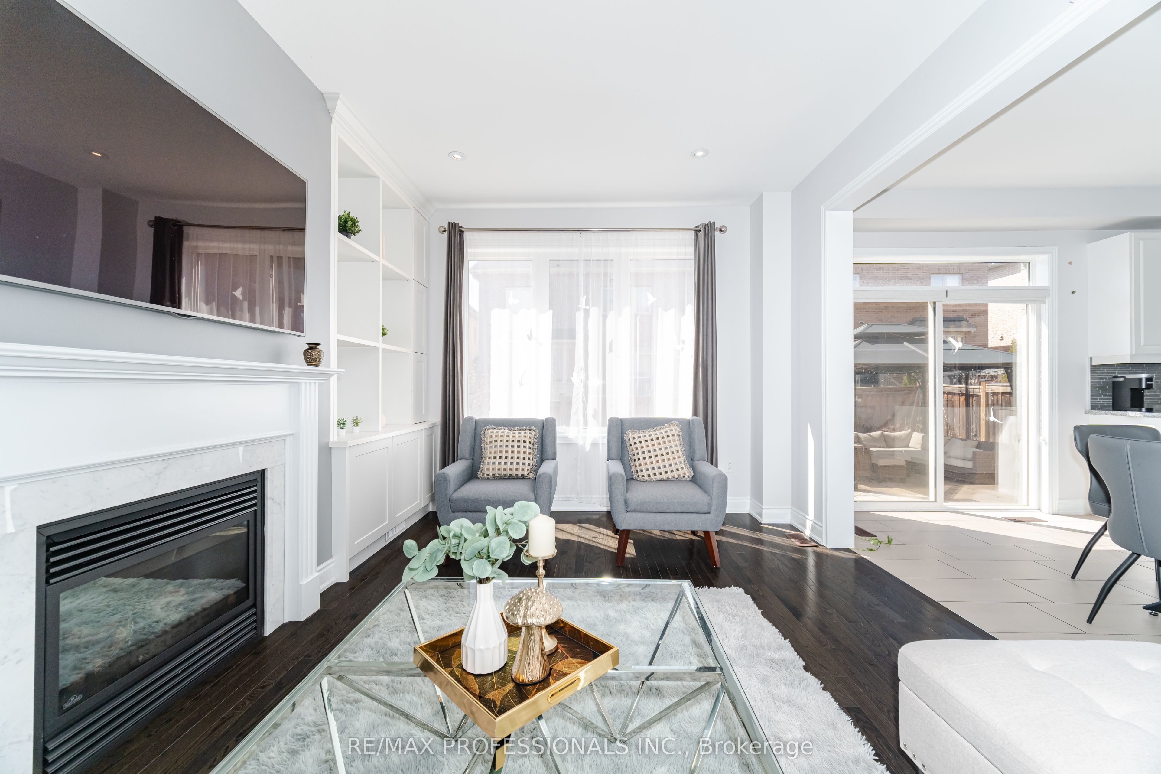 35 Lampman Crescent