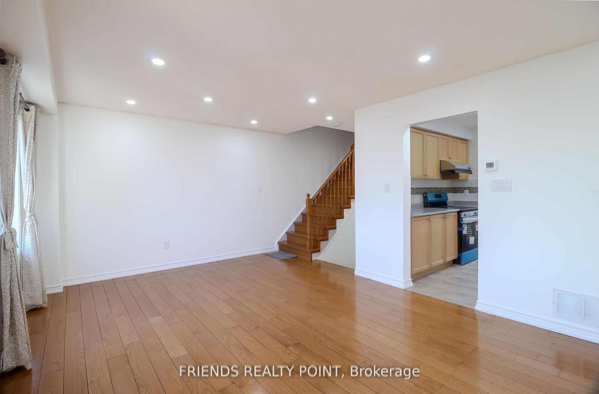 4 Bedrooms Condo at 1075 Ellesmere, Toronto For sale