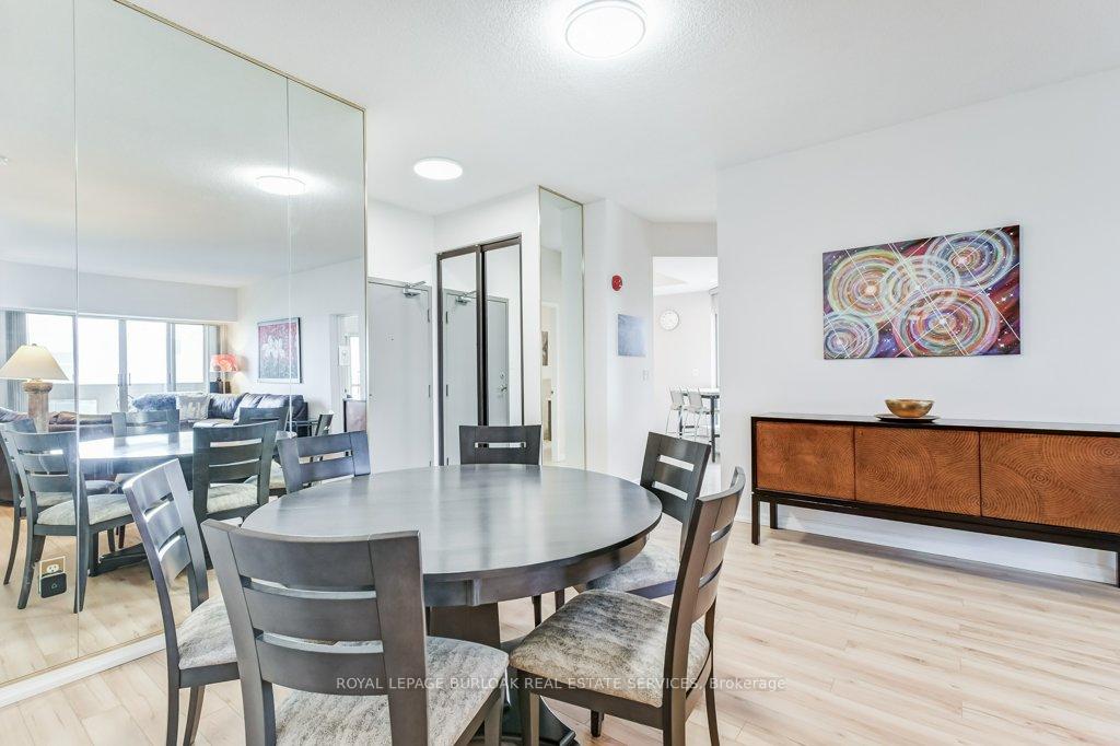 2 Bedrooms Condo at 1201 North Shore, Burlington For sale
