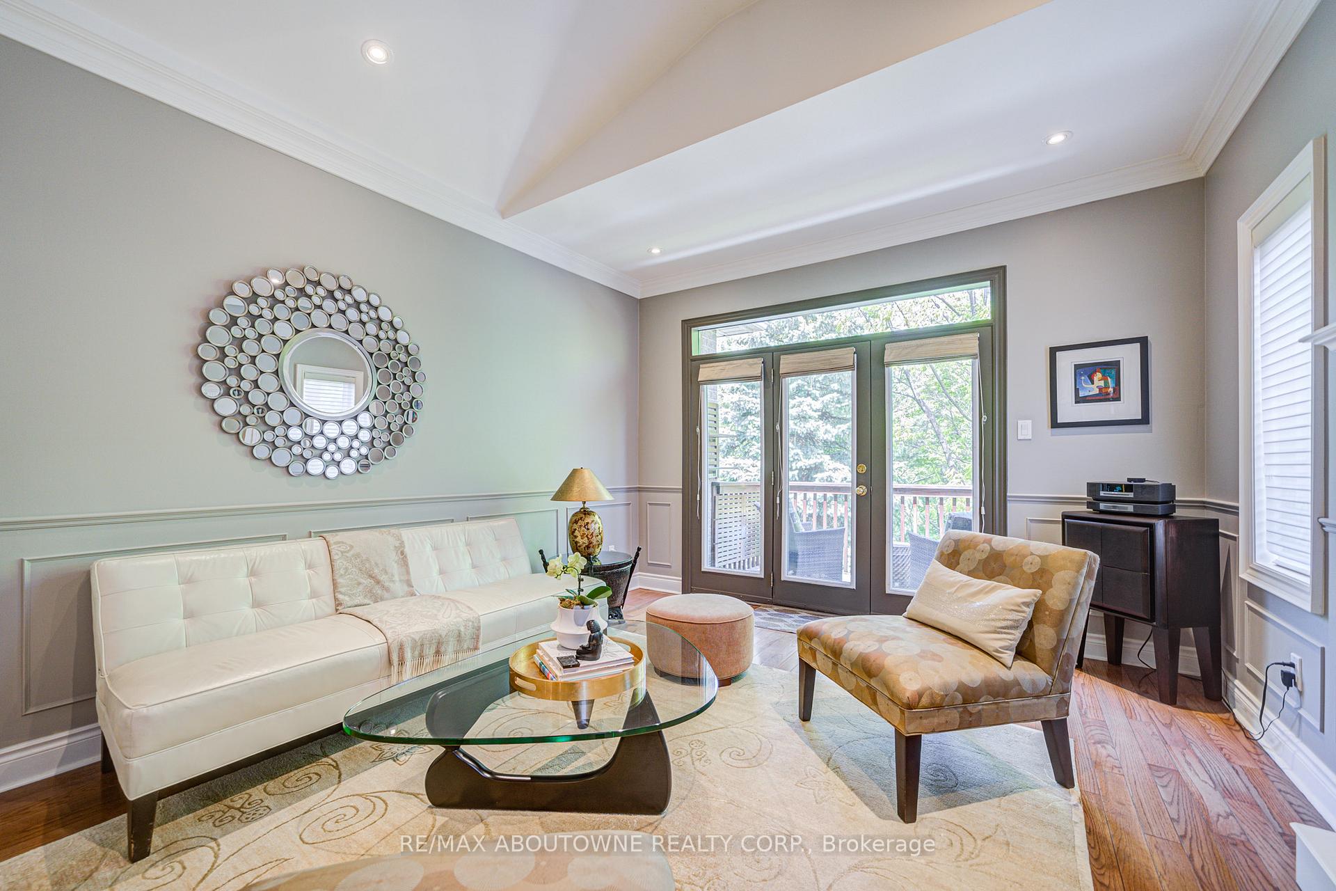 2 Bedrooms Condo at 1169 Dorval, Oakville For sale