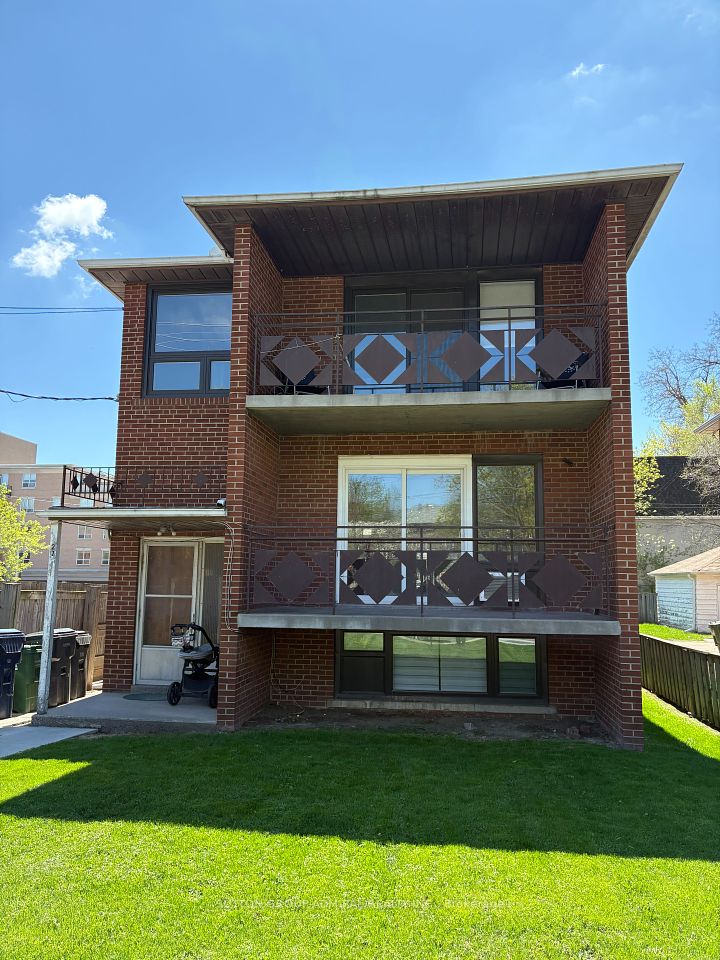 27 Bedford Park