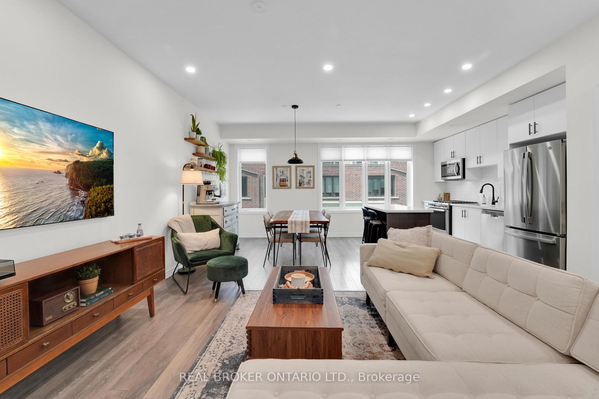 2 Bedrooms Condo at 100 Long Branch, Toronto For sale