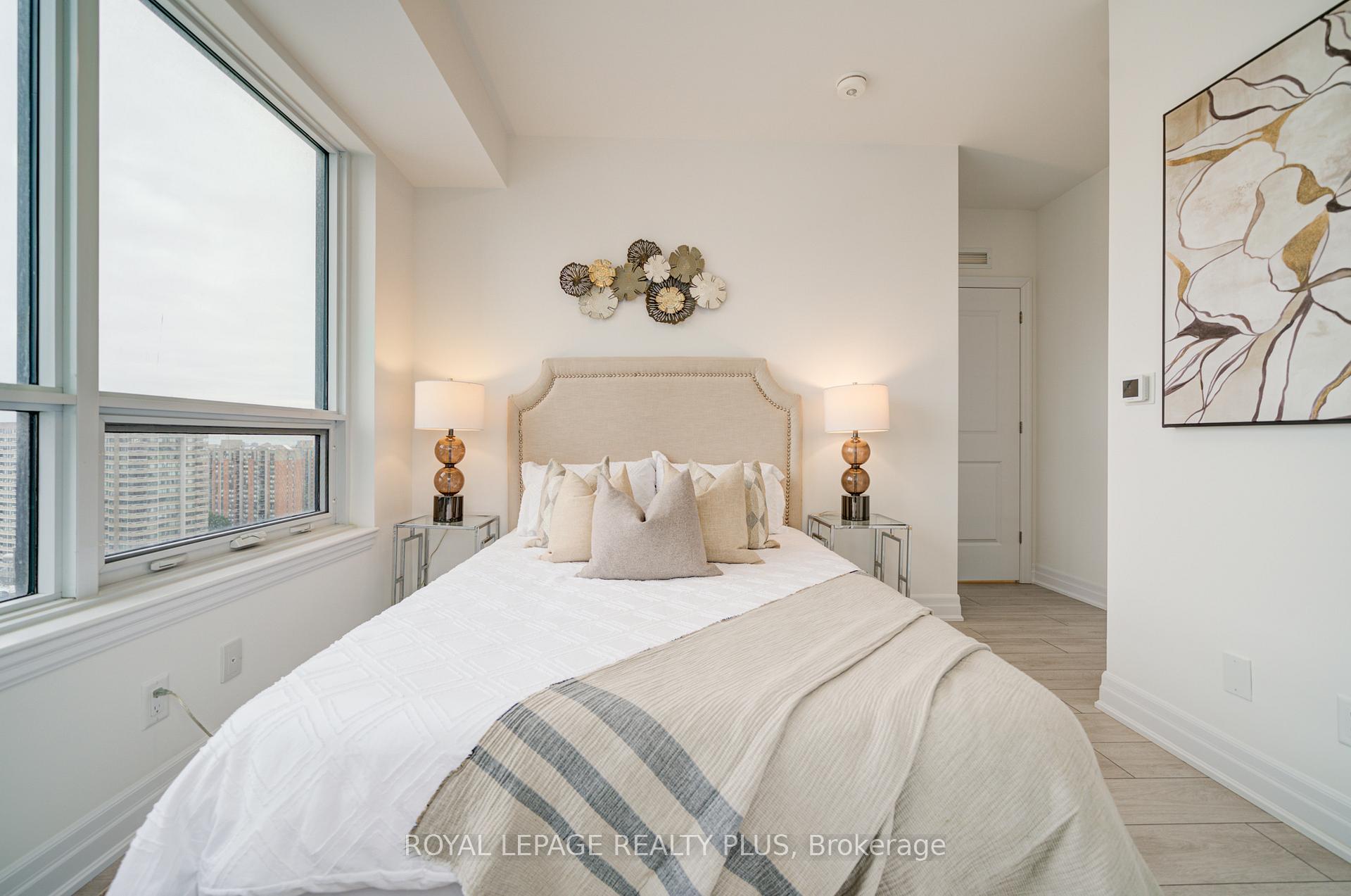 2 Bedrooms Condo at 30 Elm, Mississauga For sale