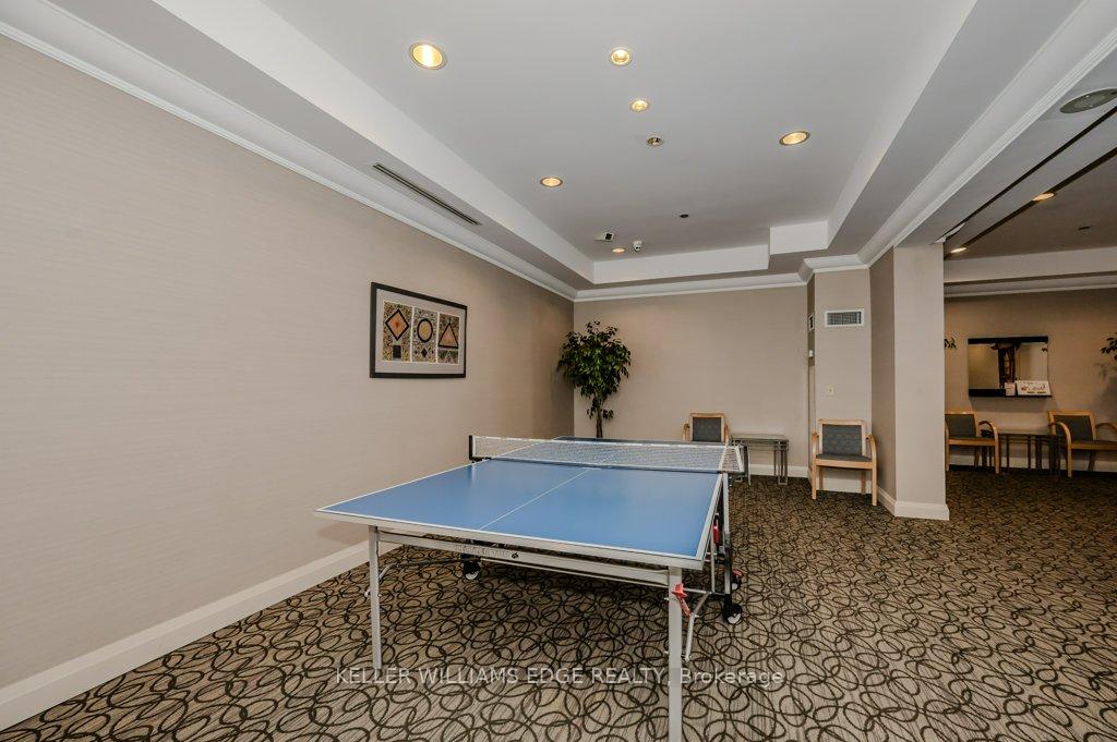 2 Bedrooms Condo at 1150 Parkwest, Mississauga For sale