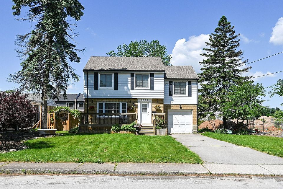 5665 Woodland