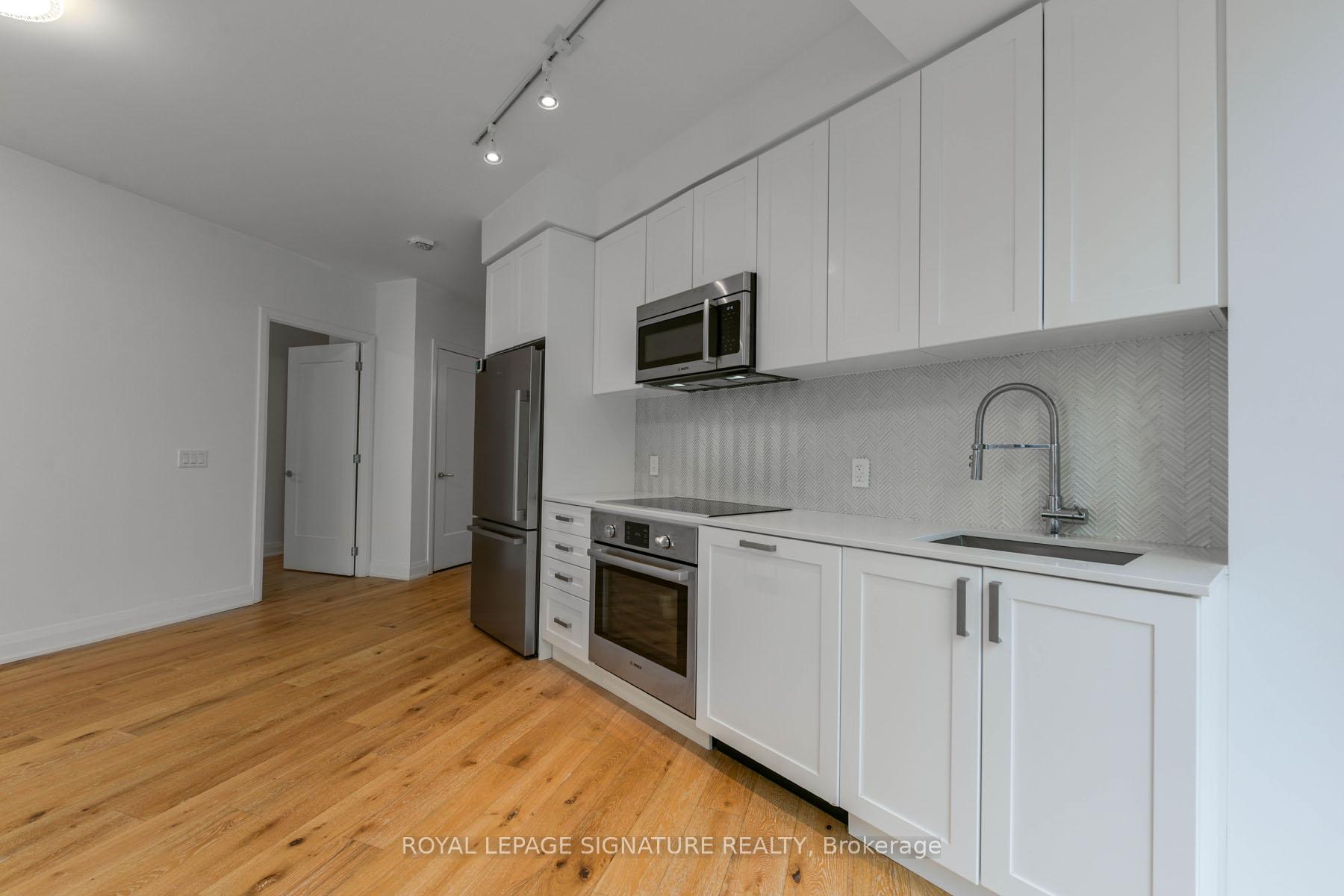 2 Bedrooms Condo at 293 The Kingsway, Toronto For sale