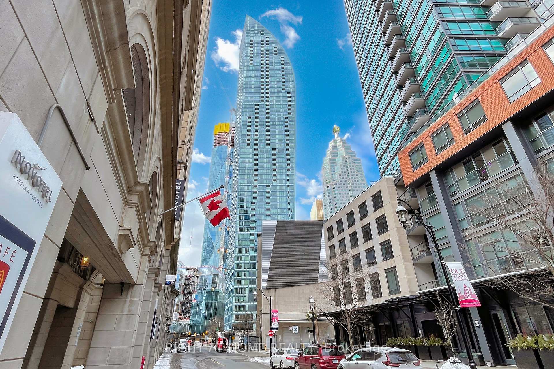 3 Bedrooms Condo at 8 The Esplanade, Toronto For sale