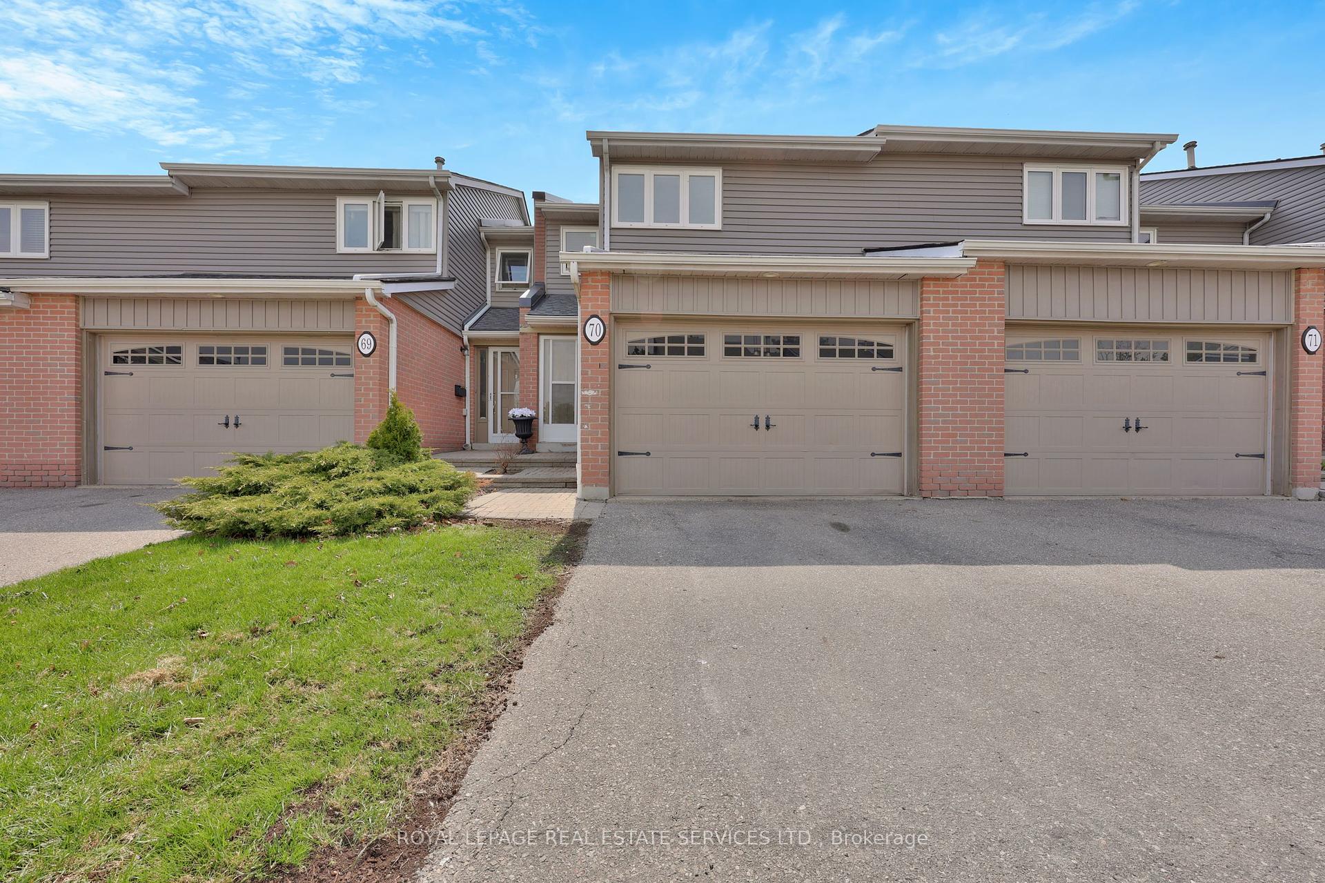 3 Bedrooms Condo at 3125 Fifth, Mississauga For sale