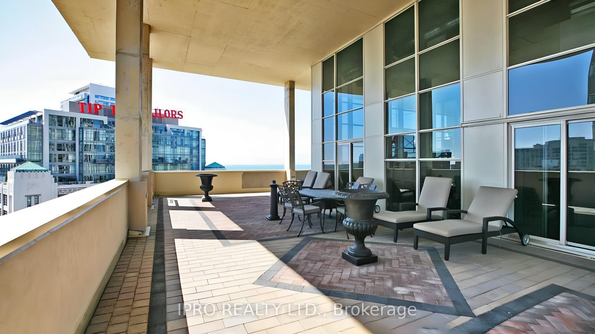2 Bedrooms Condo at 628 Fleet, Toronto For sale