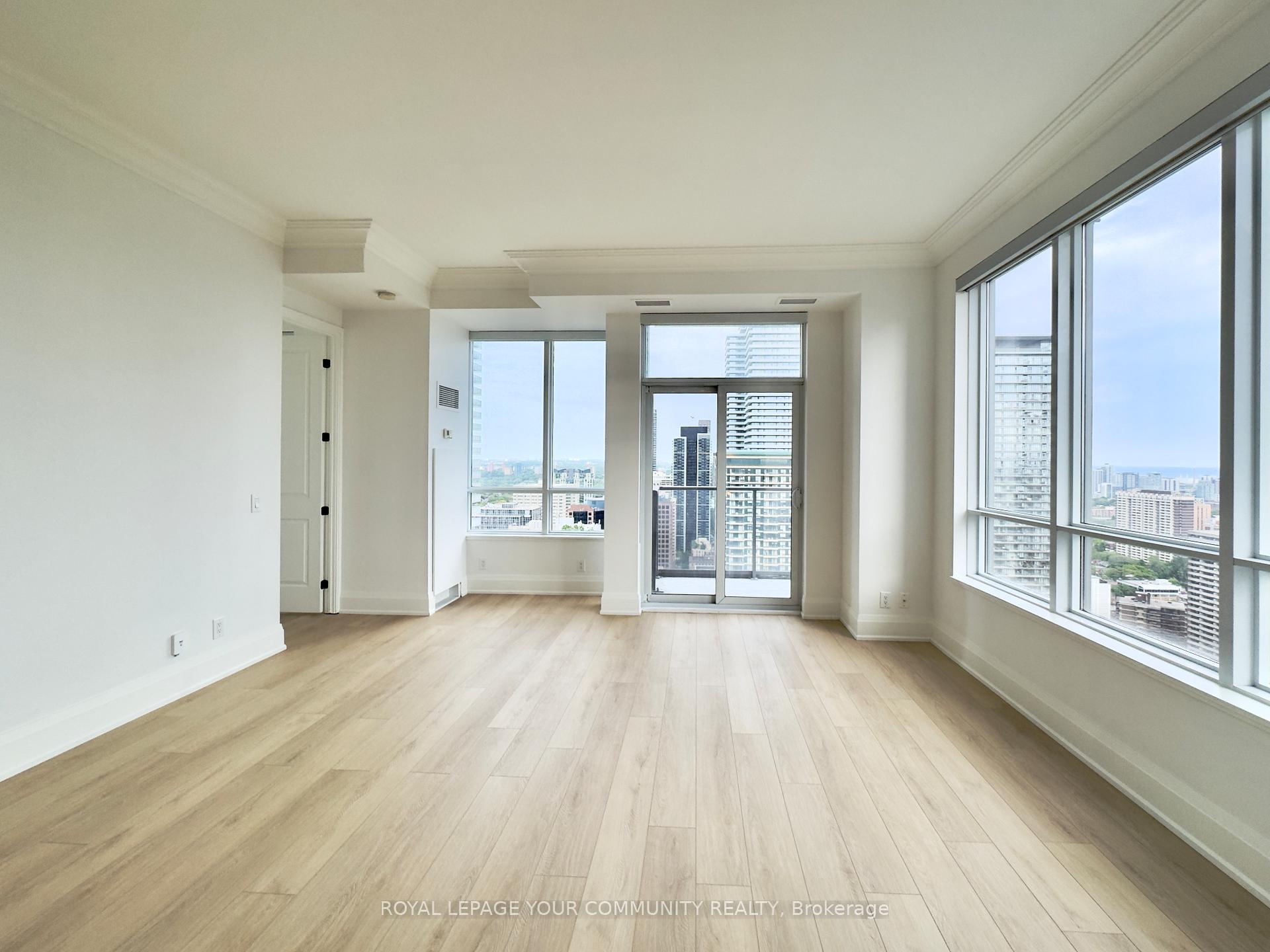 3 Bedrooms Condo at 21 Balmuto, Toronto For sale