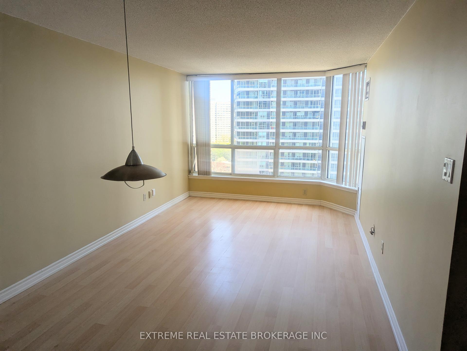 1 Bedroom Condo at 55 Elm, Mississauga For sale