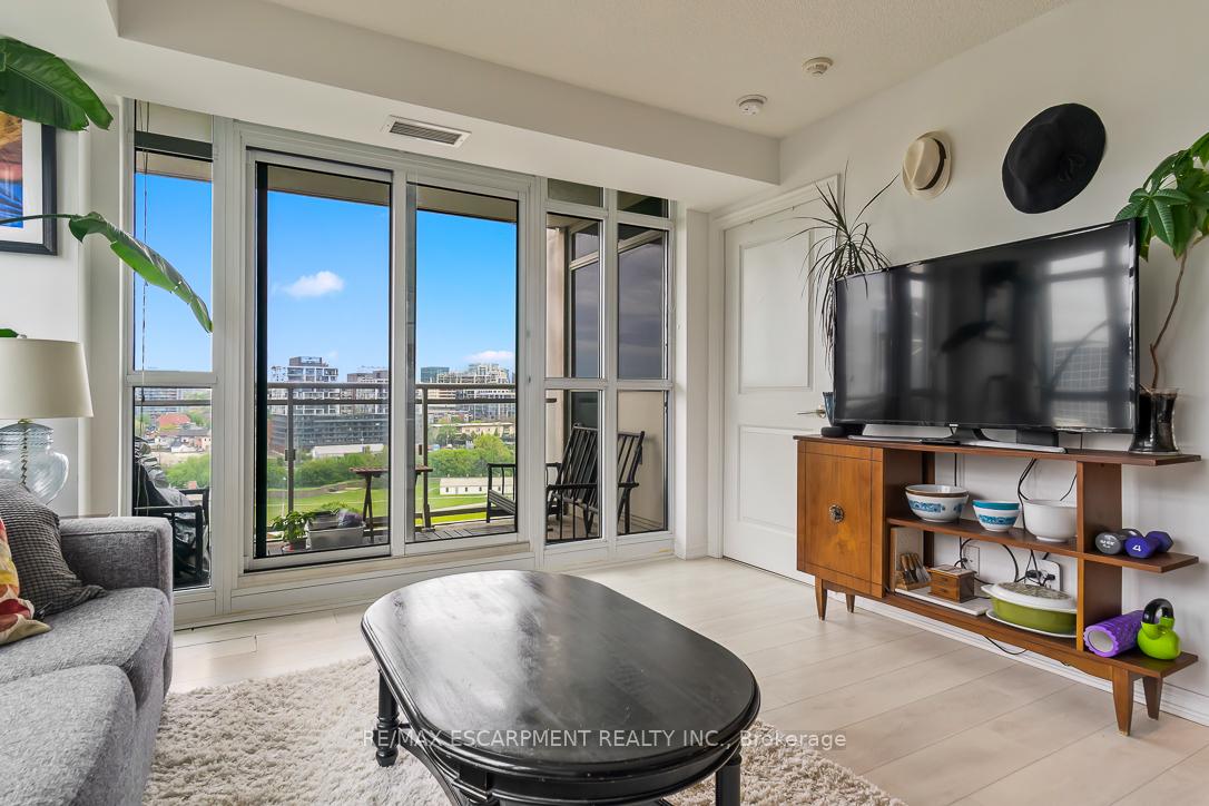 1 Bedroom Condo at 35 Bastion, Toronto For sale