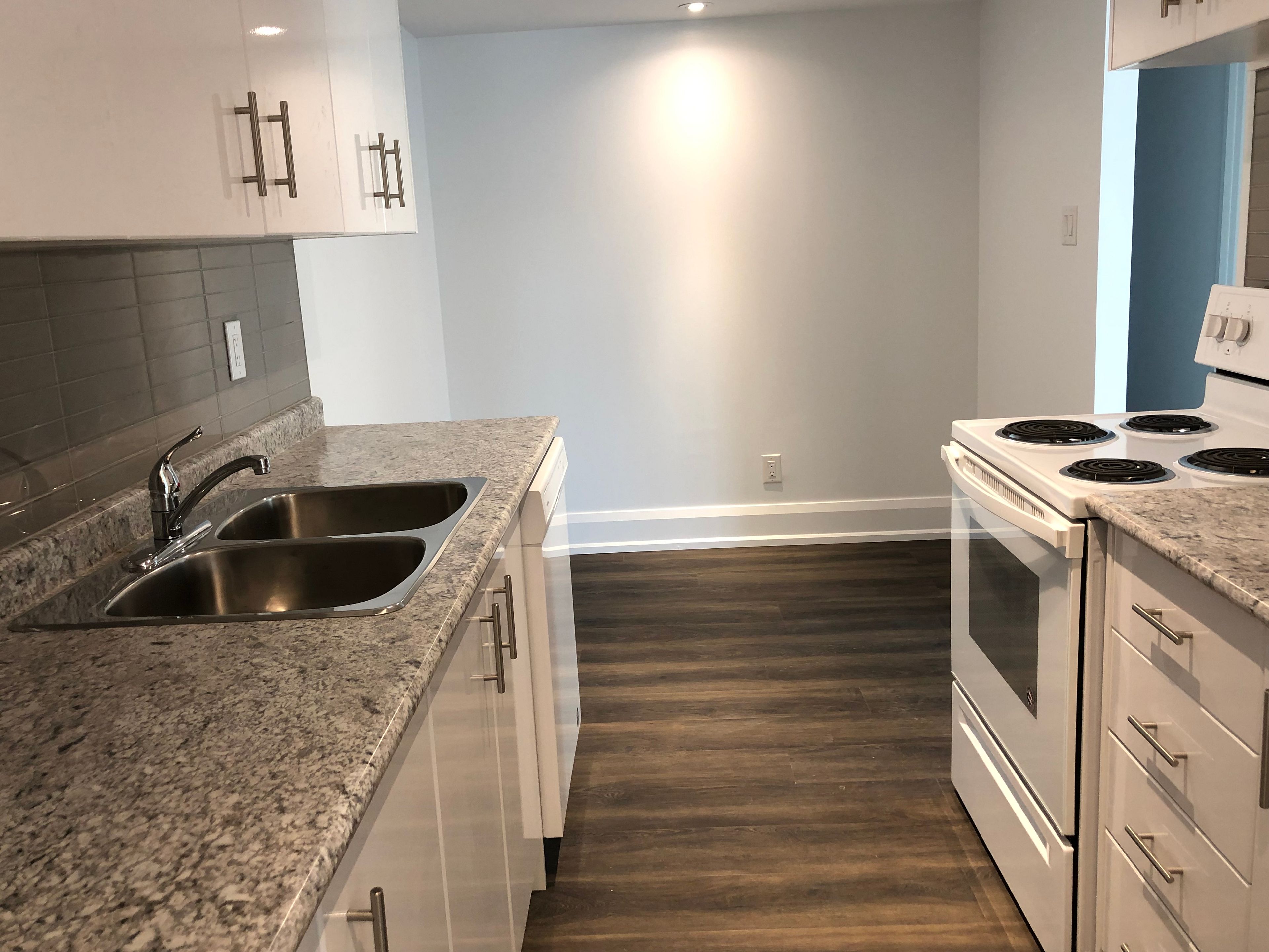 55 Charles Street W 901