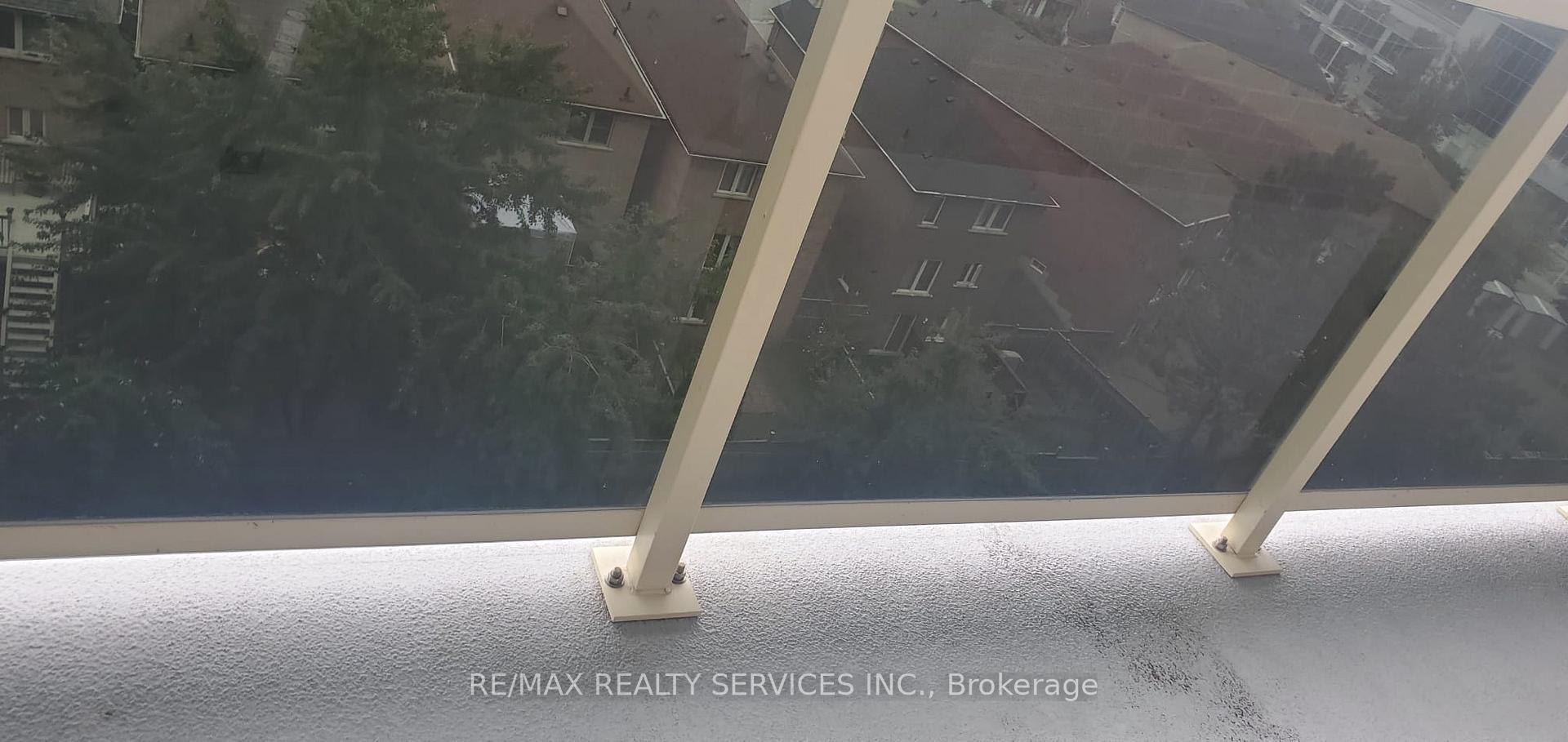 2 Bedrooms Condo at 270 PALMDALE,  Toronto For sale