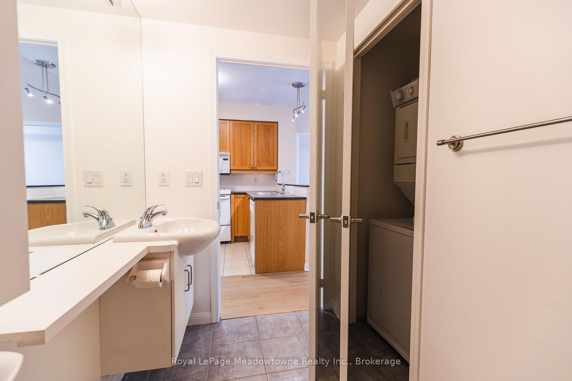 2 Bedrooms Condo at 1801 Bayview, Toronto For sale