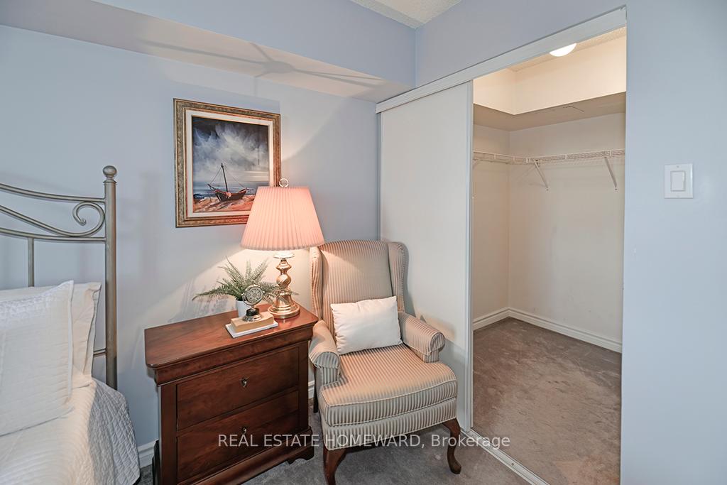 1 Bedroom Condo at 4 Park Vista, Toronto For sale