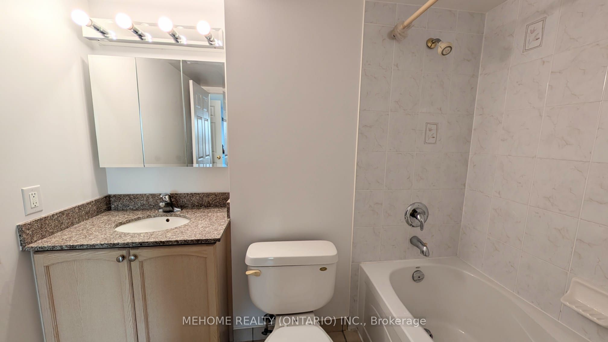 185 Oneida Crescent, #306