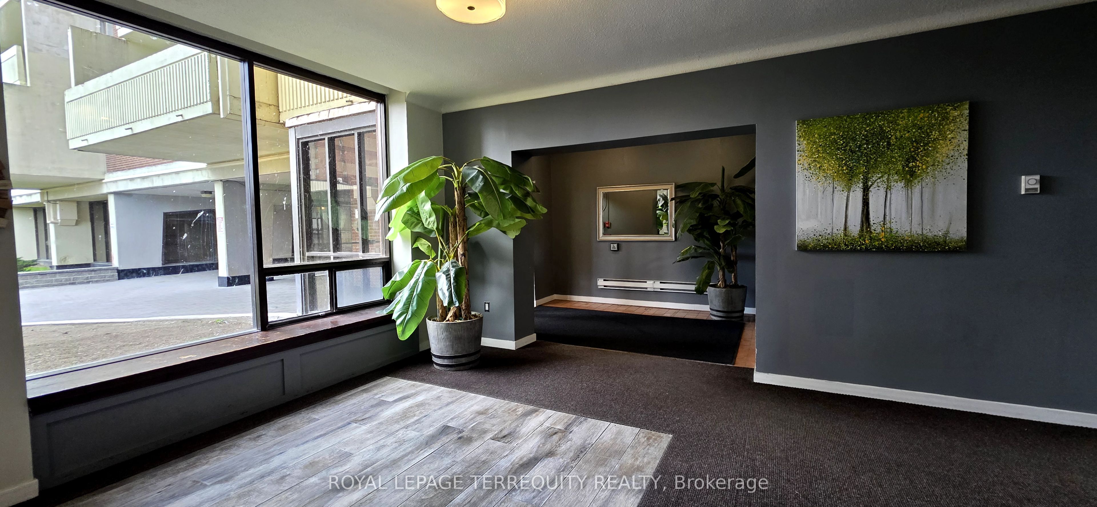 5 Massey Square, #1512