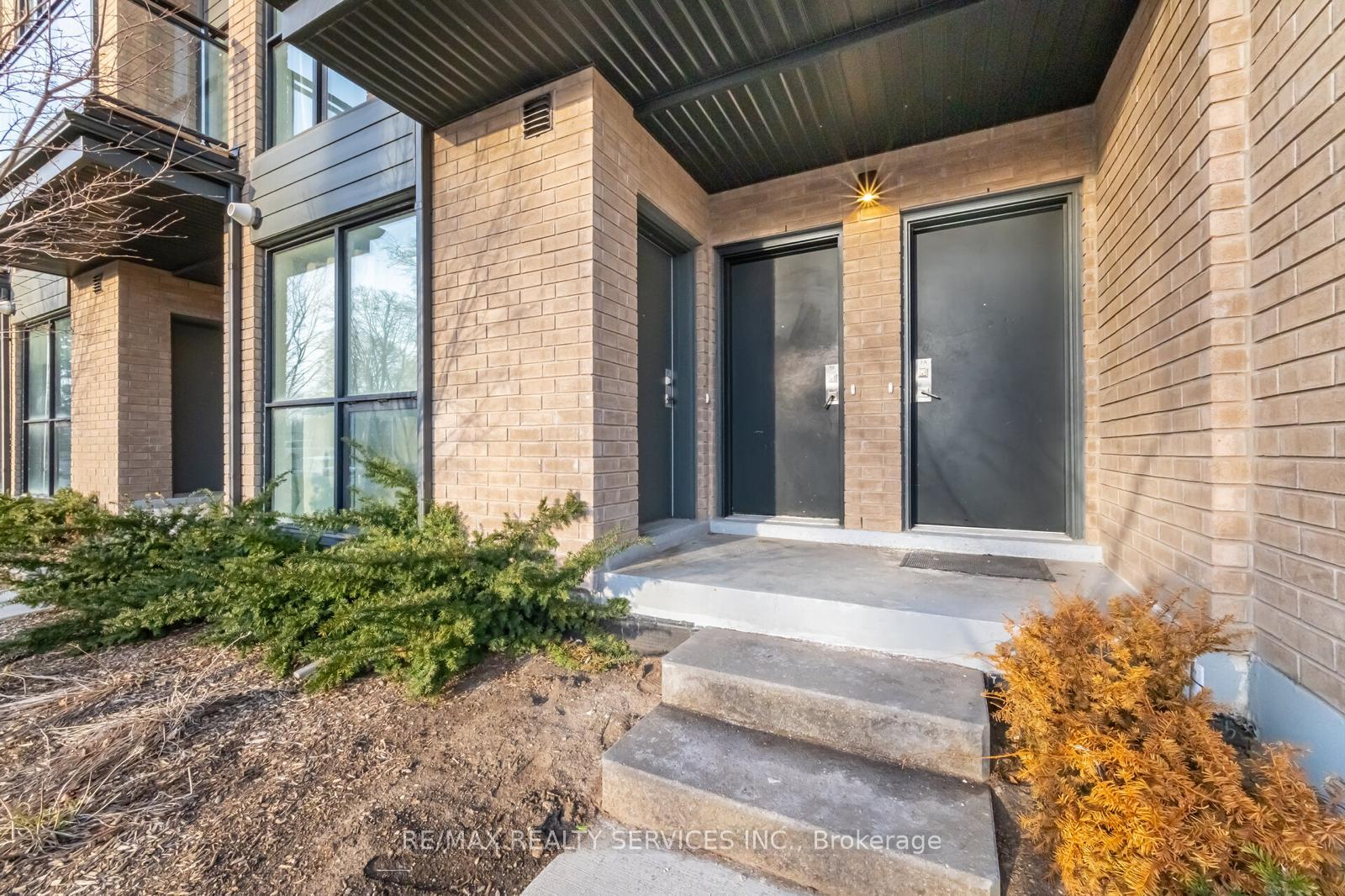 3 Bedrooms Condo at C-3 Falaise,  Toronto For sale
