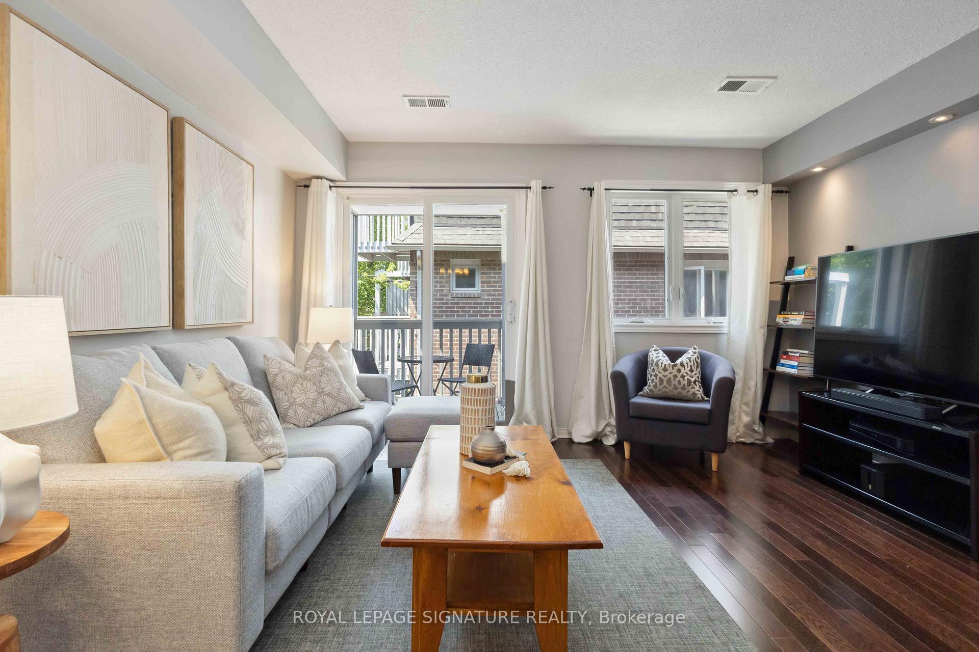 2 Bedrooms Condo at 36B Massey, Toronto For sale