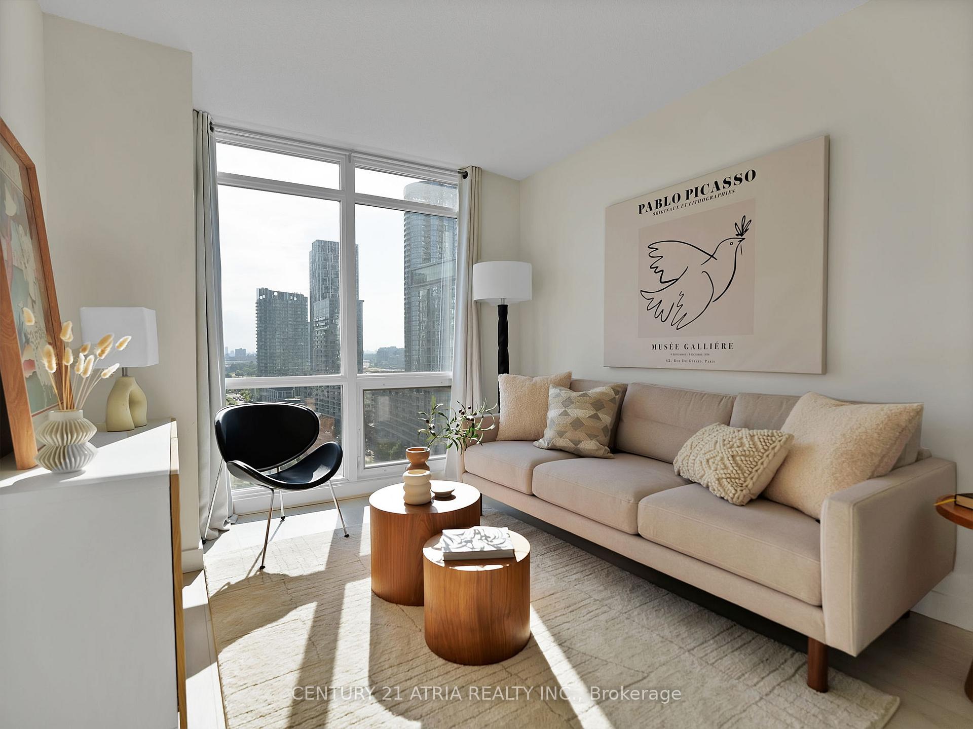 1 Bedroom Condo at 15 Fort York, Toronto For sale