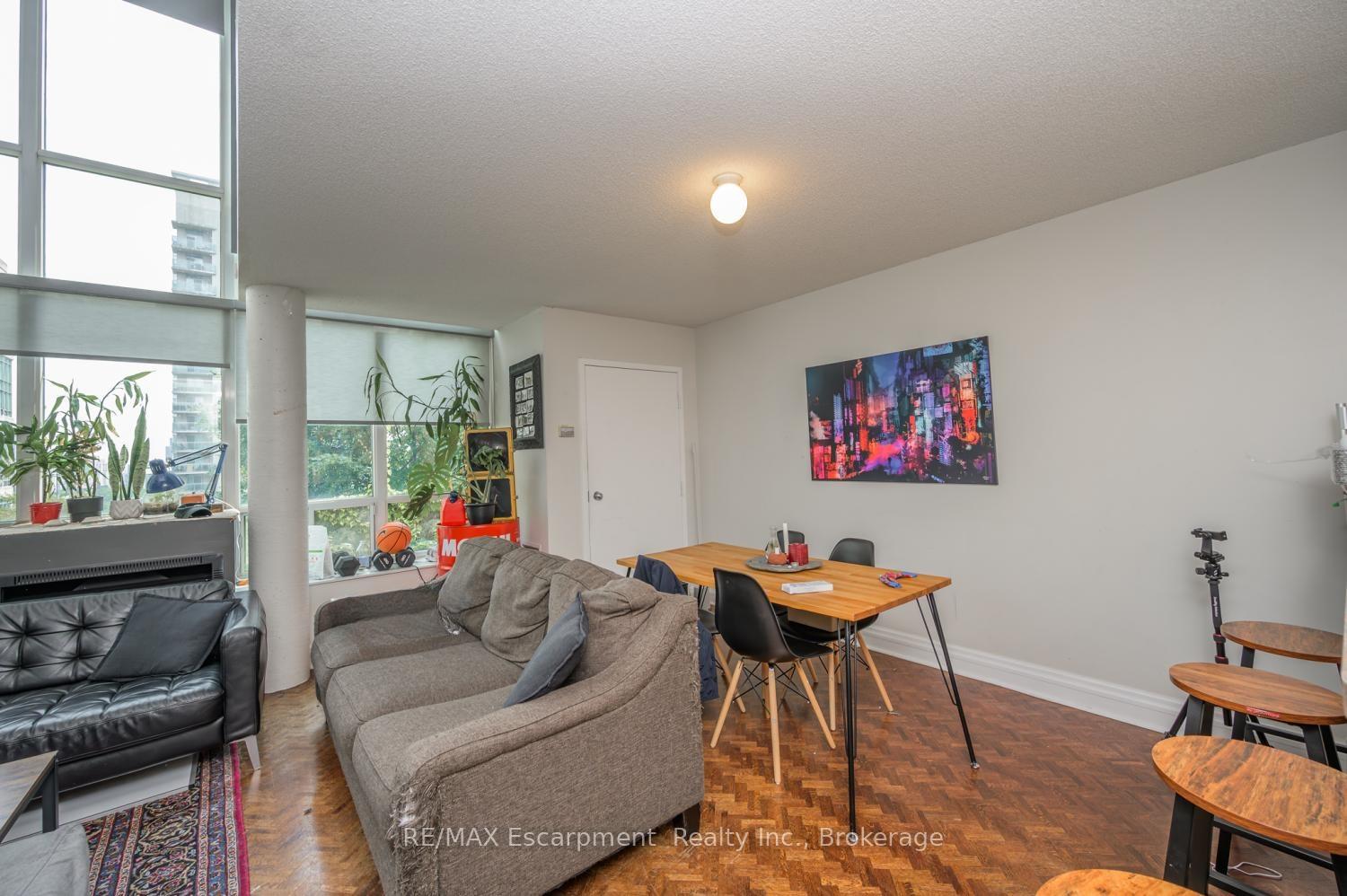 2 Bedrooms Condo at 250 MANITOBA, Toronto For sale
