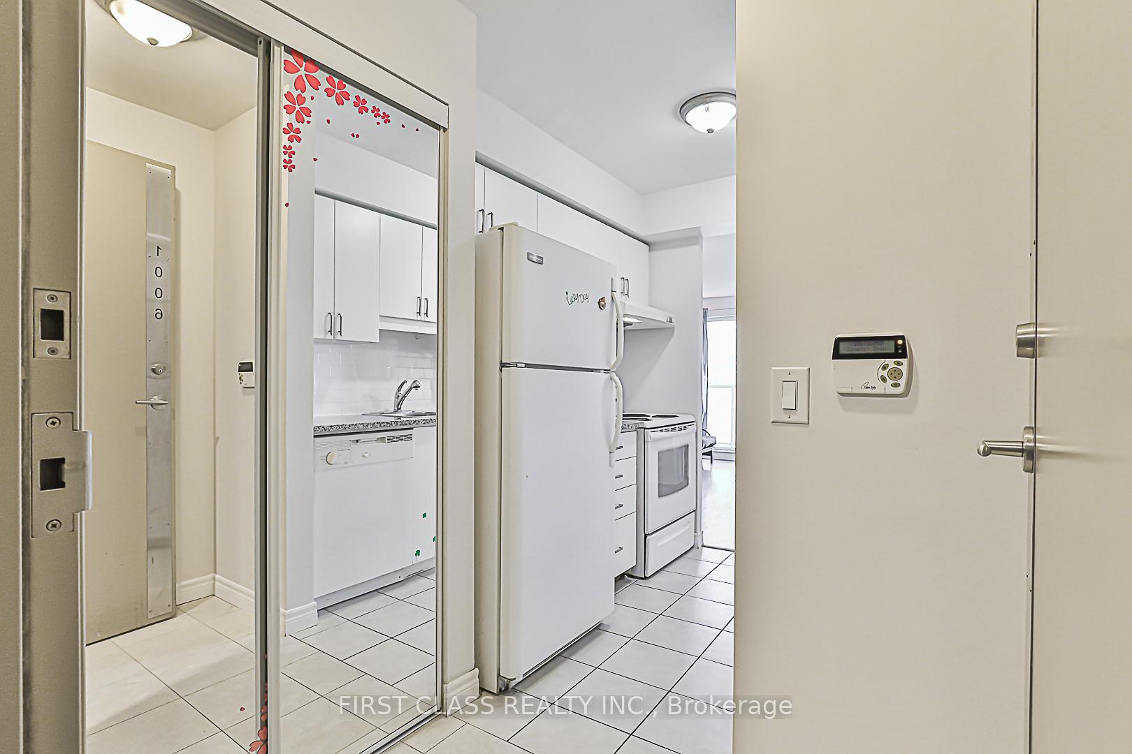 1 Bedroom Condo at 70 Town Centre, Toronto For sale