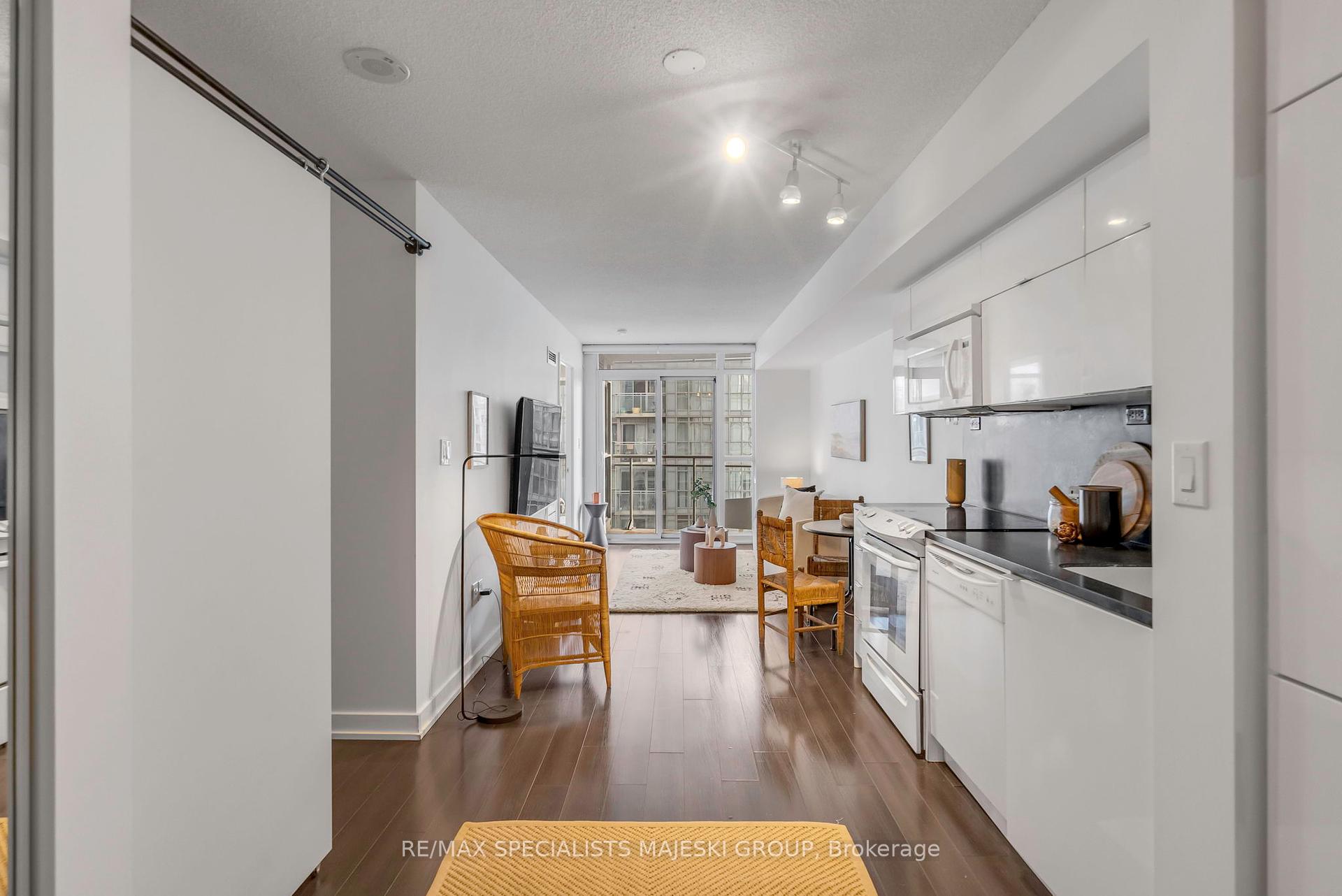 2 Bedrooms Condo at 21 Iceboat,  Toronto For sale