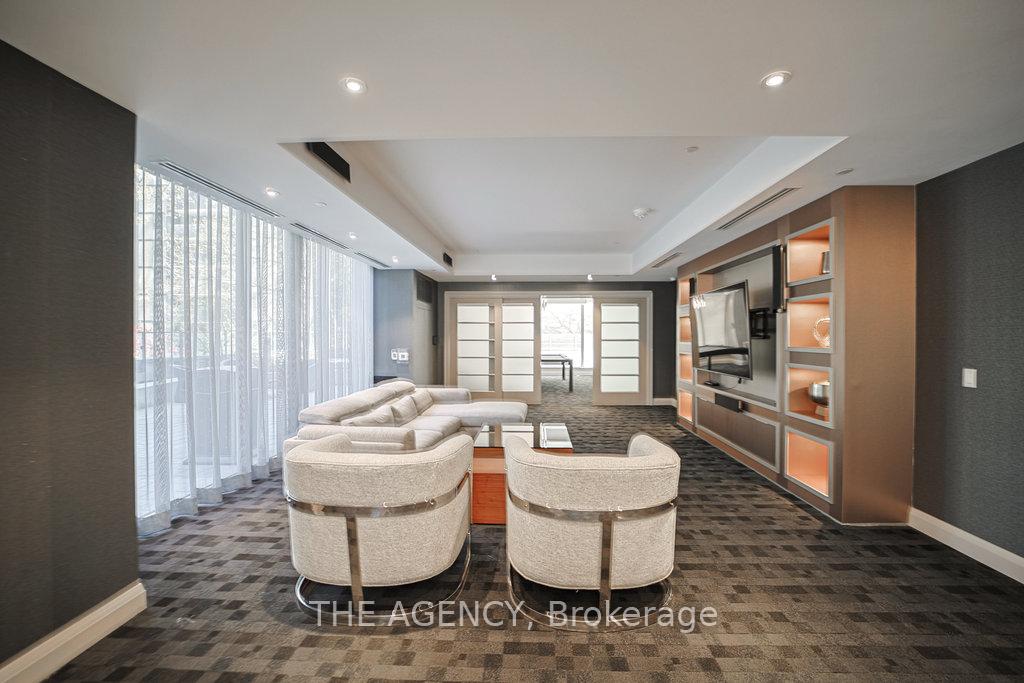 2 Bedrooms Condo at 50 Wellesley, Toronto For sale