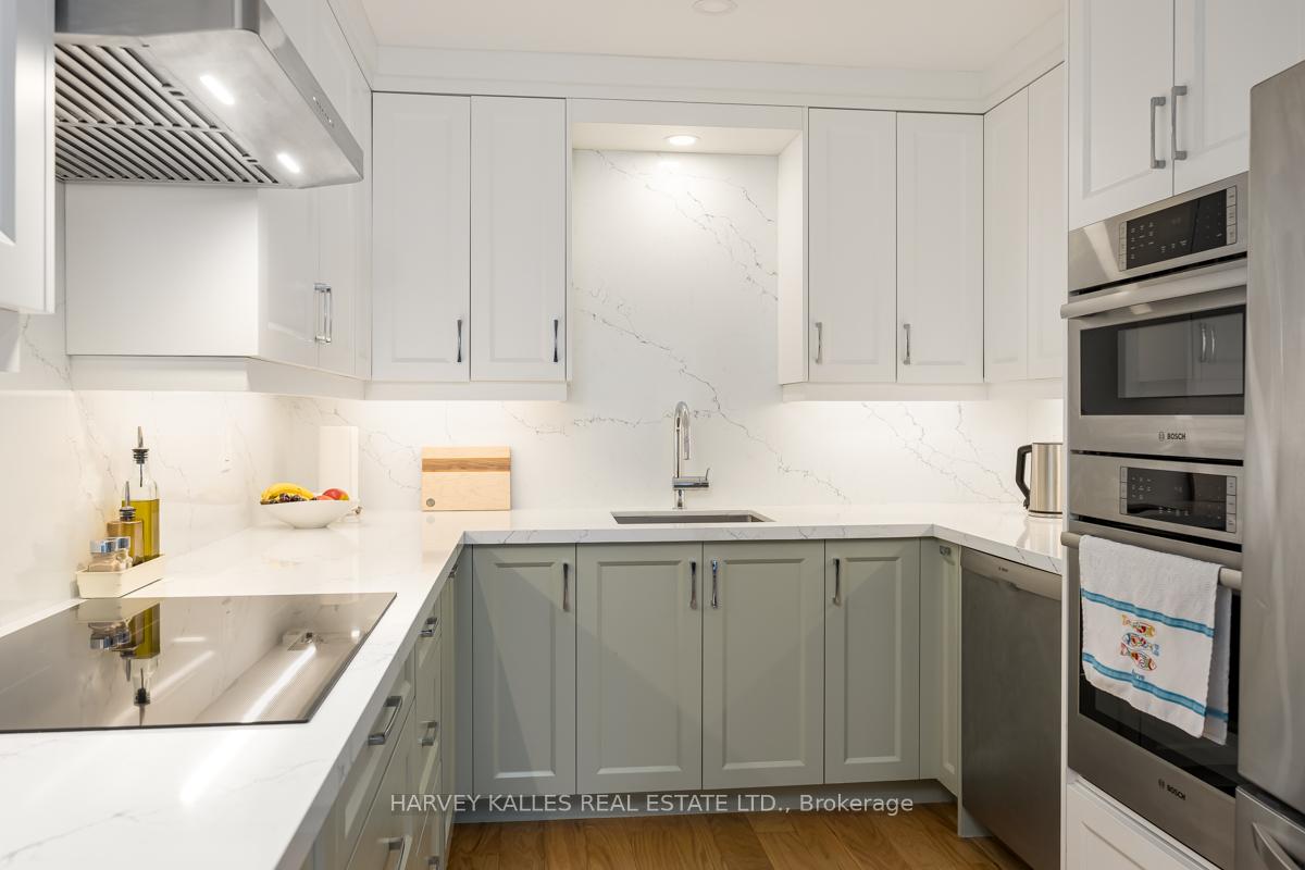 3 Bedrooms Condo at 33 Harbour, Toronto For sale