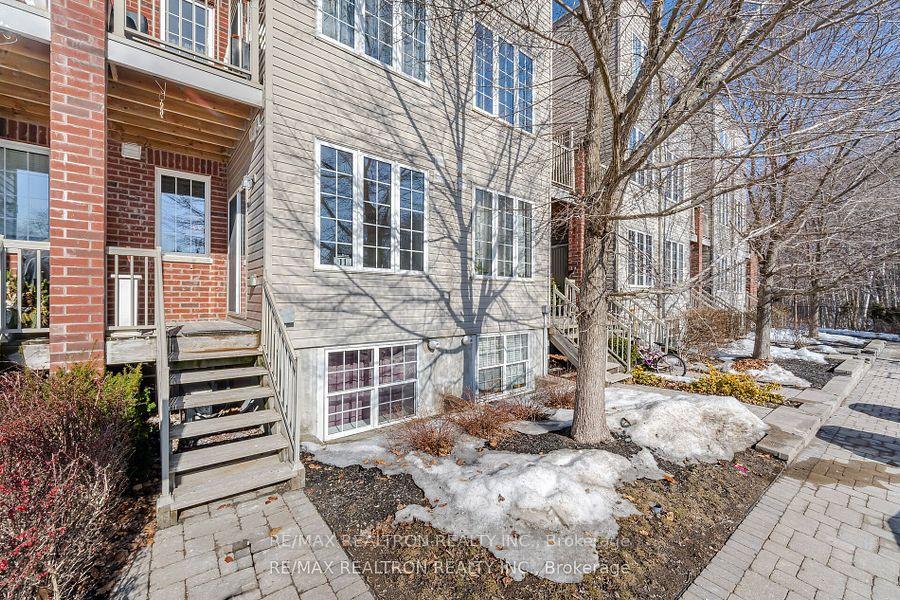3 Bedrooms Condo at 4711 Kingston,  Toronto For sale