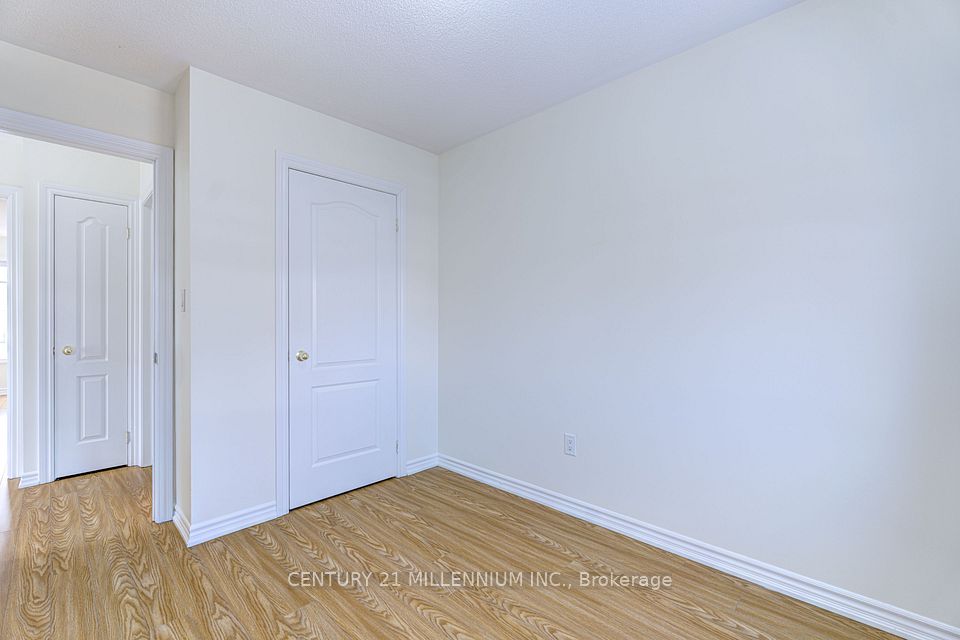 https://trreb-image.ampre.ca/eEmooeNsW8MTARMhYnDn6jR2ZT0KL6Y08FdNuX0zcpA/rs:fit:960:960/wm:.5:so:0:50:.4/wmsh:10/wmt:PHNwYW4gZm9yZWdyb3VuZD0nd2hpdGUnIGZvbnQ9JzY4Jz5DRU5UVVJZIDIxIE1JTExFTk5JVU0gSU5DLiwgQnJva2VyYWdlPC9zcGFuPg/L3RycmViL2xpc3RpbmdzLzQwLzk0LzEzLzUyL3AvOWFmMTMxYmUtOGE2OC00YjM0LTk0YTMtOTAwNjUzYzRkZjU5LmpwZw.jpg