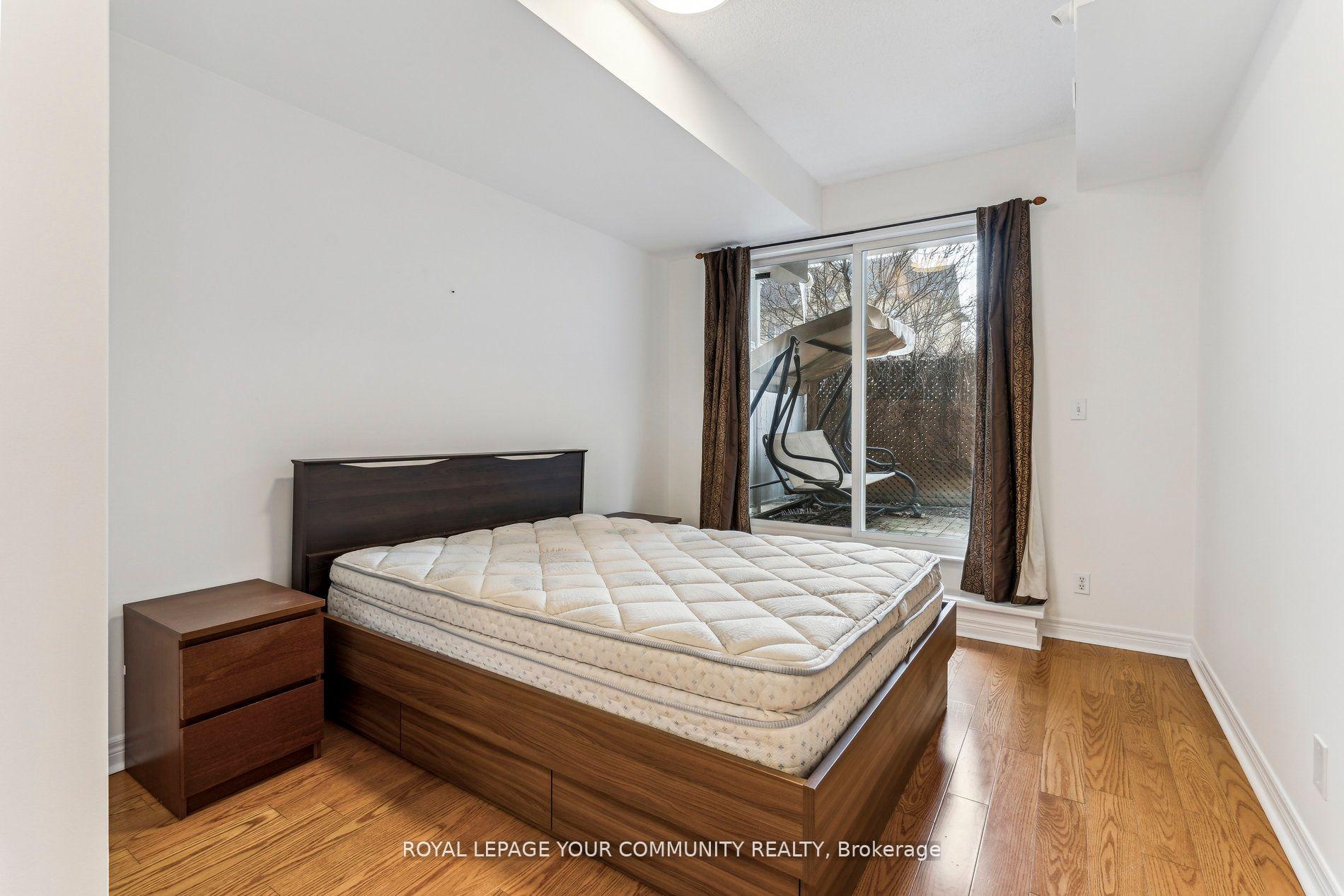 3 Bedrooms Condo at 207 Wellesley,  Toronto For sale